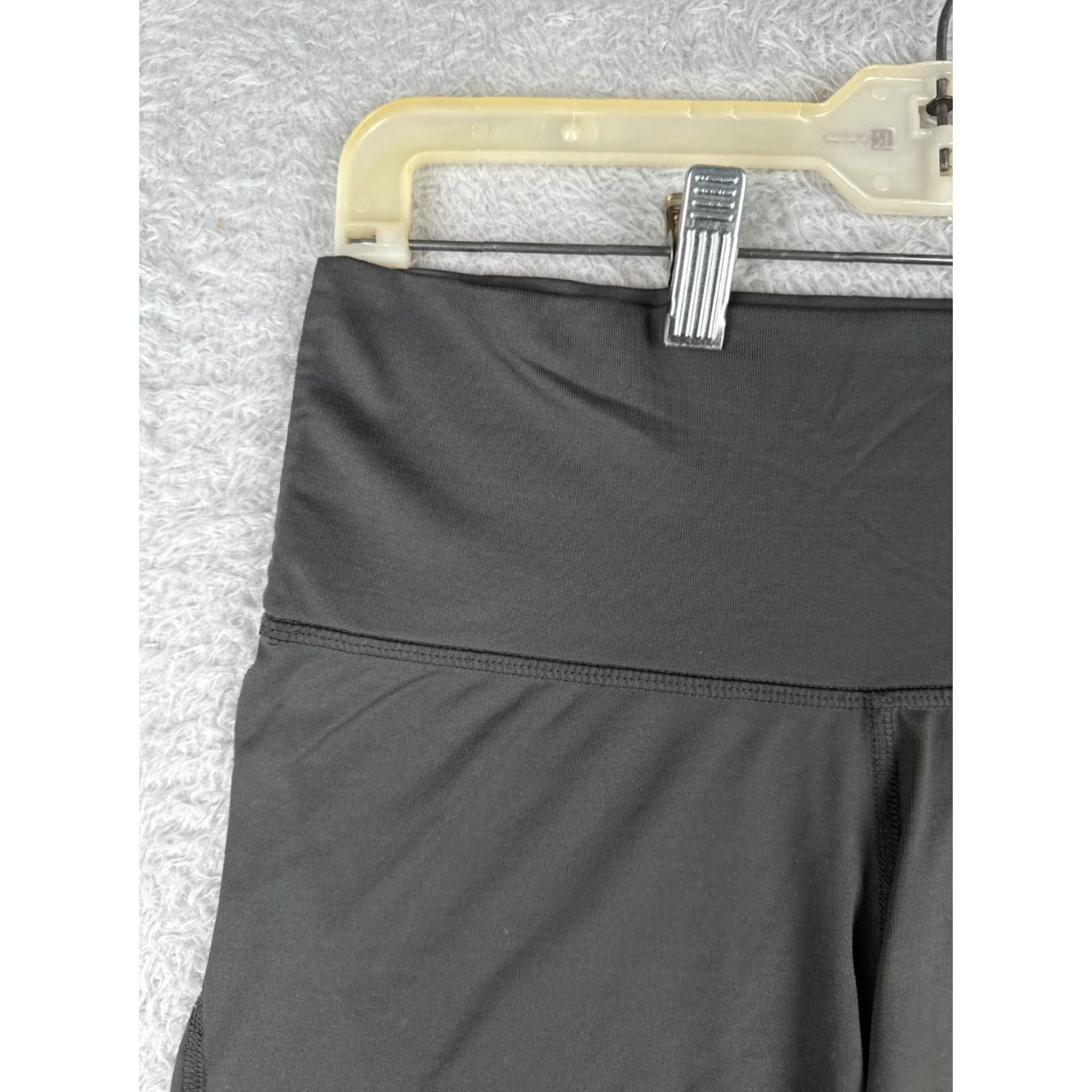 Patagonia Patagonia Shorts Women XS Gray 3" Yoga Gym Nylon Blend Shorts Size 26" / US 2 / IT 38 - 4 Thumbnail