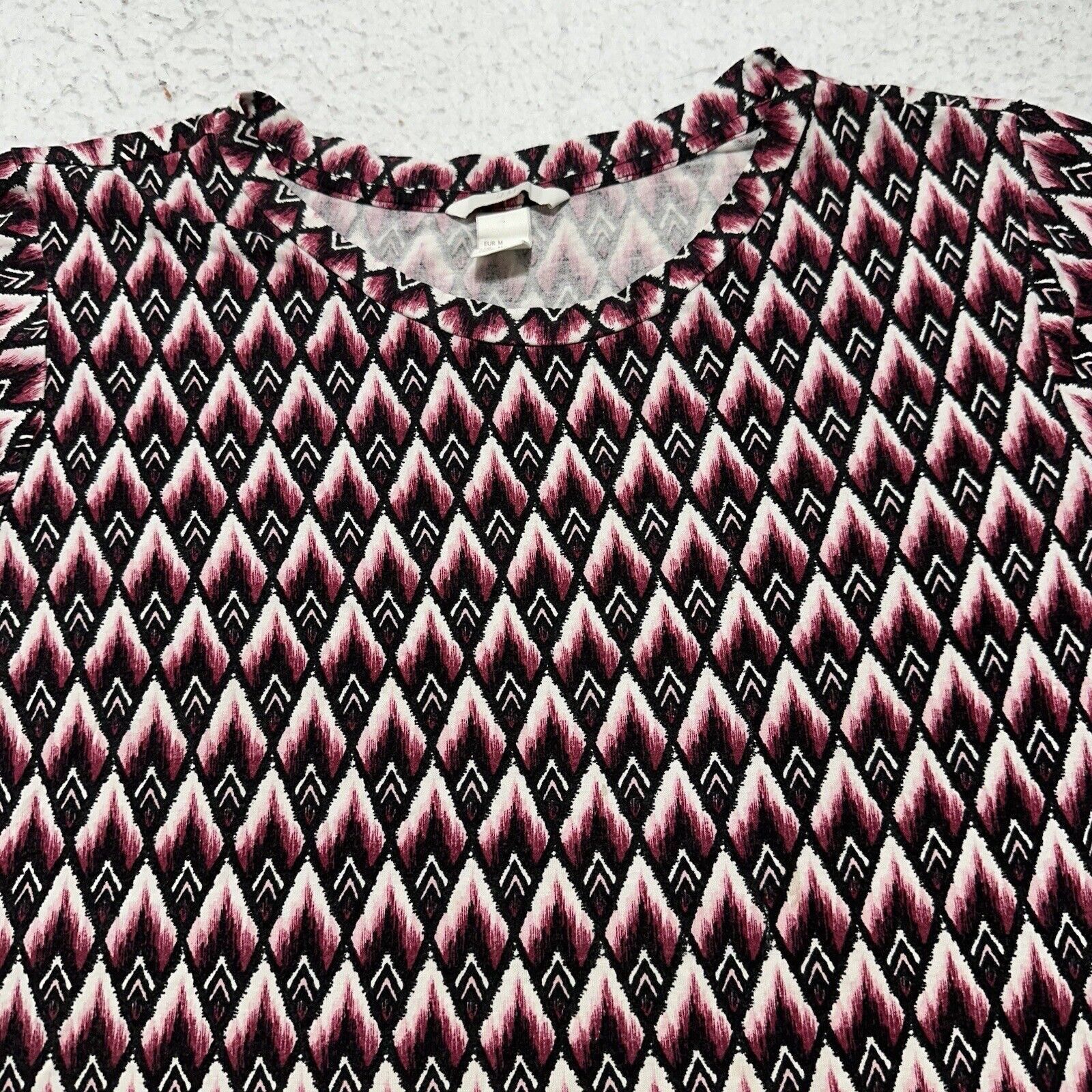 H&M H&M Medium Blouse Stretch Black Pink Geometric Pattern Top Size M / US 6-8 / IT 42-44 - 2 Thumbnail