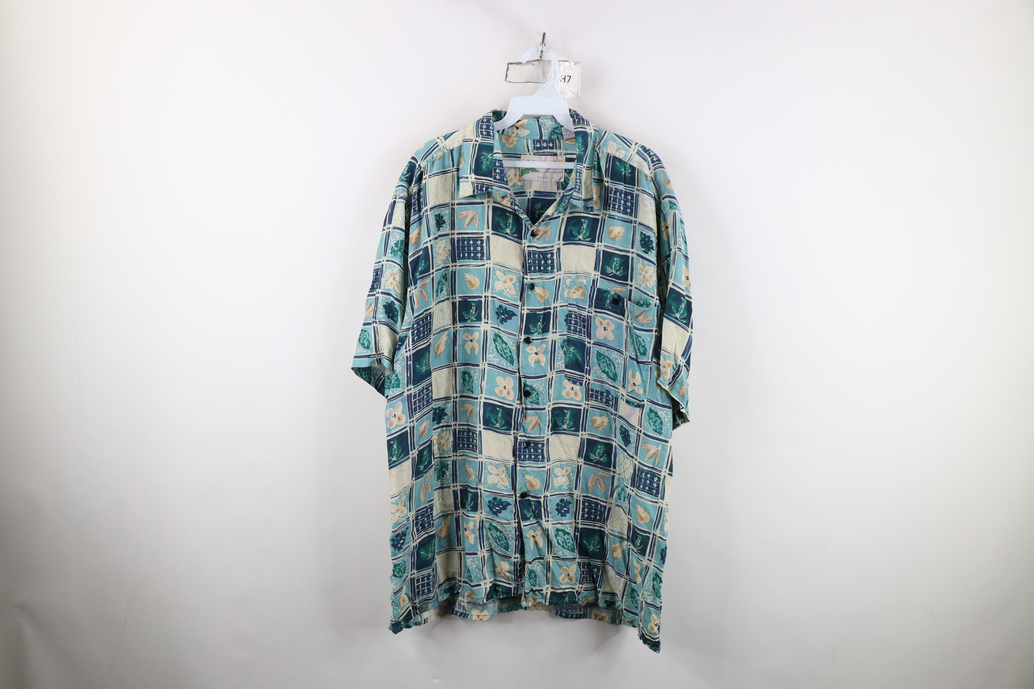 Vintage Vintage 90s Streetwear Leaf Baggy Short Sleeve Button Shirt Size US XL / EU 56 / 4 - 1 Thumbnail
