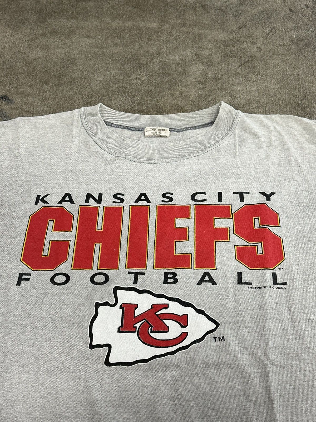 NFL × Vintage Vintage 90s Waves Kansas City Chiefs NFL T-Shirt Size US L / EU 52-54 / 3 - 5 Thumbnail