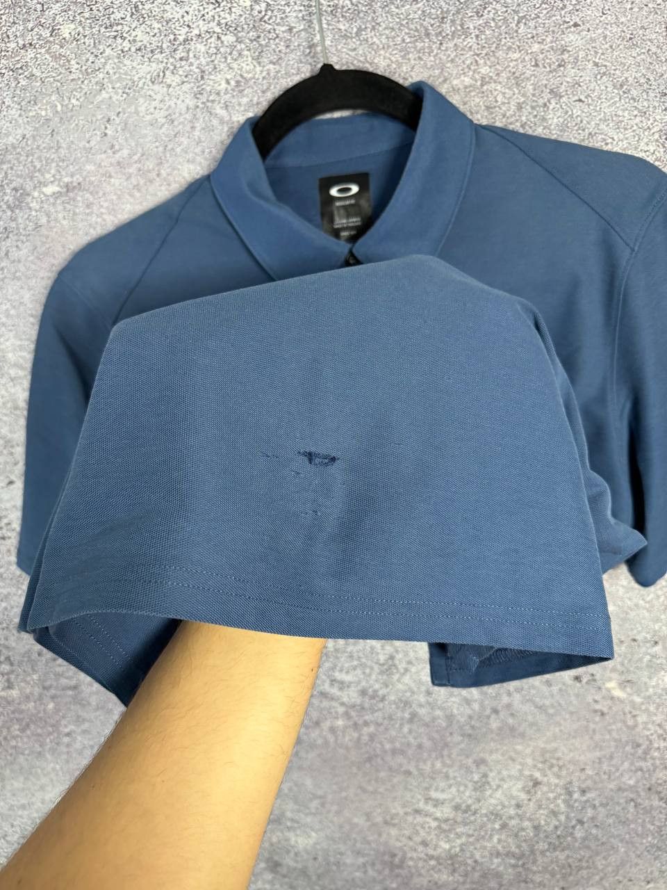 Oakley × Vintage Vintage Oakley Blue Center Logo Polos Streetwear Small Size US S / EU 44-46 / 1 - 8 Thumbnail
