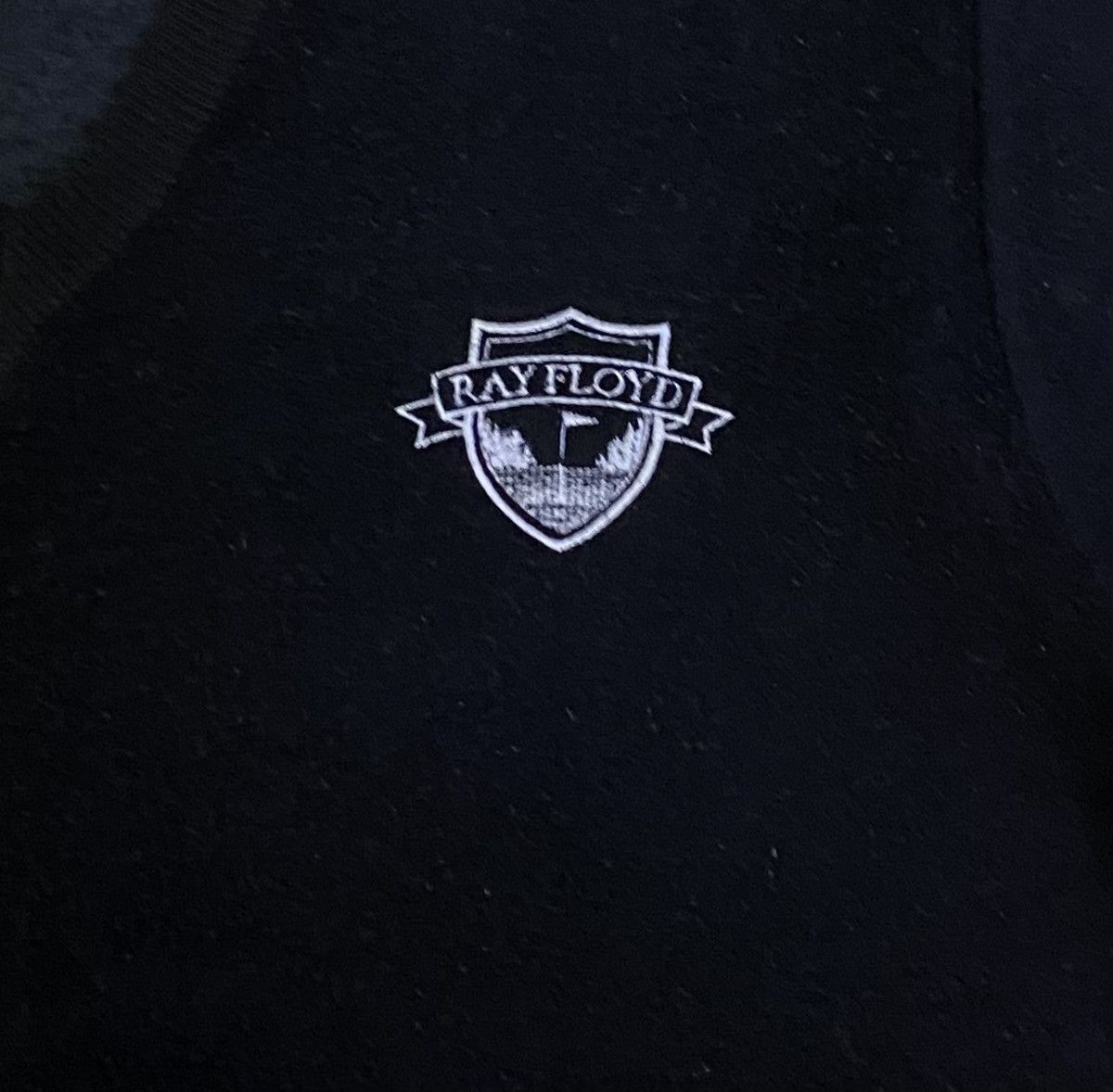 Japanese Brand × Vintage Vintage Ray Floyd Small Logo Vneck Sweater Size US S / EU 44-46 / 1 - 3 Thumbnail