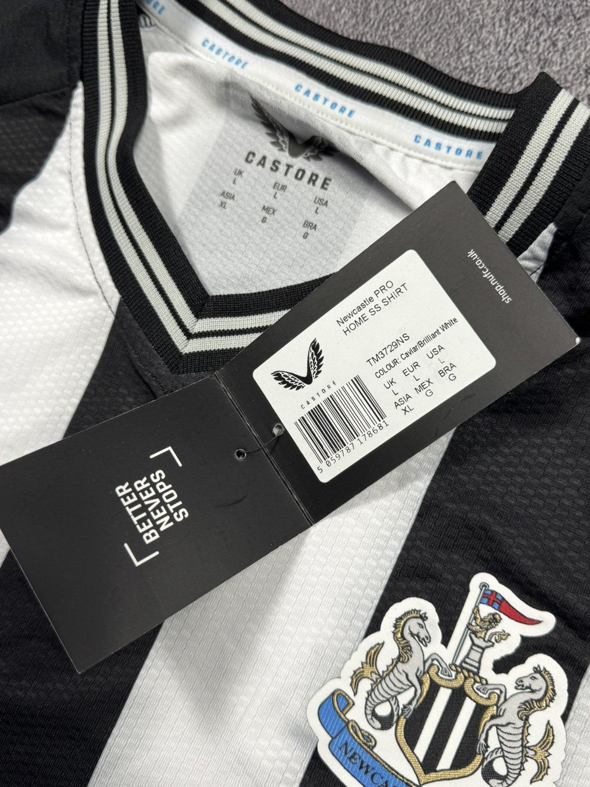 Castore Newcastle United x Castore HOME Jersey Size US L / EU 52-54 / 3 - 8 Thumbnail