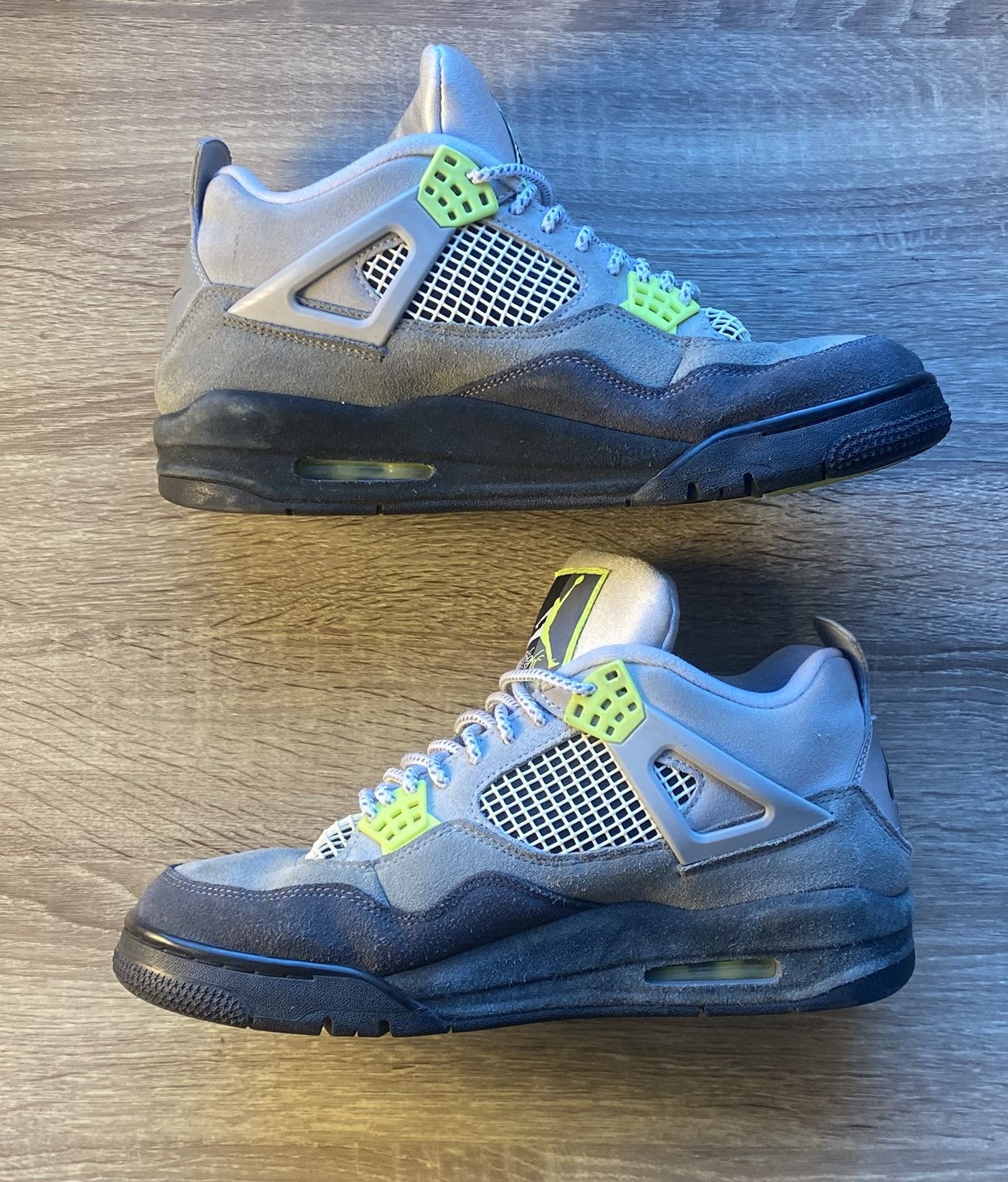 Nike Jordan 4 Retro SE 95 Neon Size US 10 / EU 43 - 2 Thumbnail