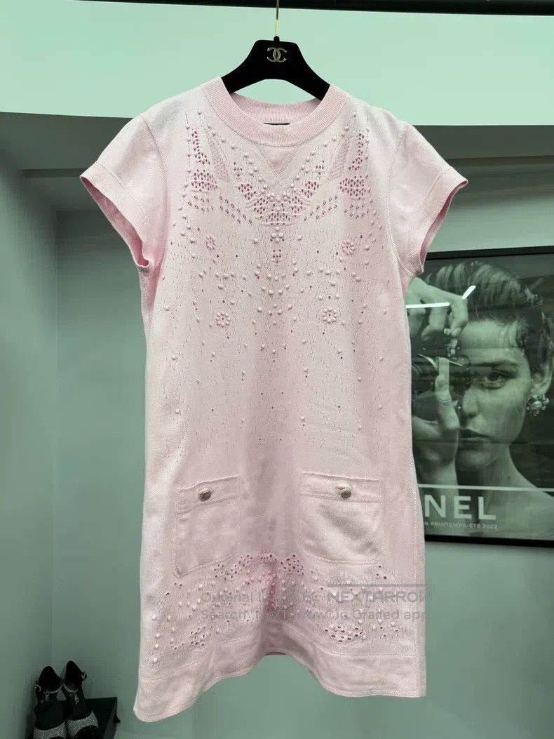 Chanel Chanel Pink hollow knitted dress Size XS / US 0-2 / IT 36-38 - 1 Thumbnail