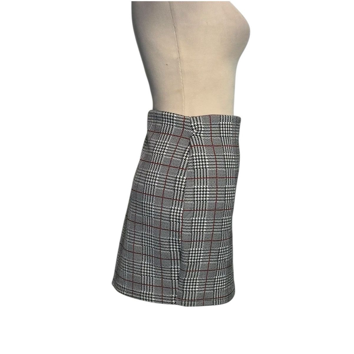Bershka Bershka black white plaid pull on mini skirt size Medium Size 30" / US 8 / IT 44 - 7 Thumbnail