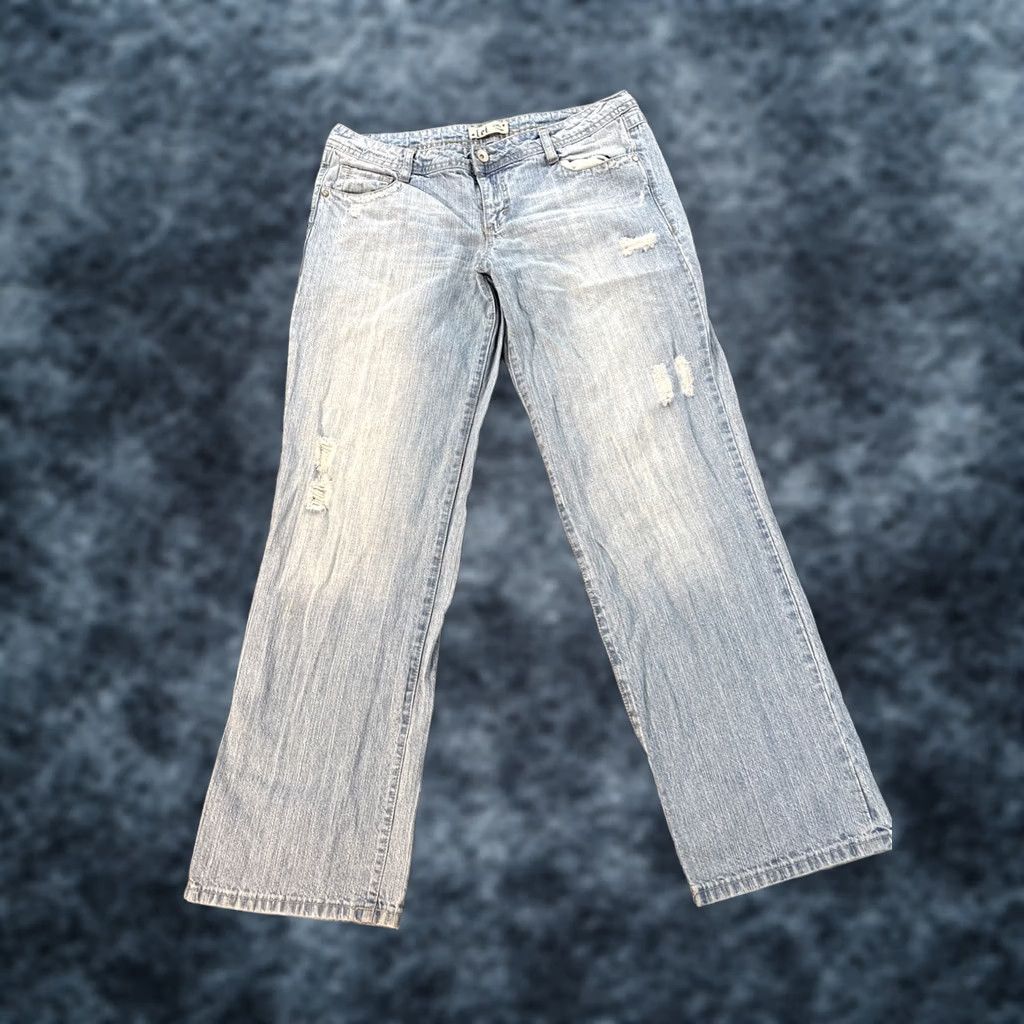 Vintage VINTAGE LEI Jeans Ashley Trouble Flared Jeans 34x31 Light Wash Denim Blue Bootcut Womens Juniors Modern Stretch Pocket 5-Pocket Size 24" / US 00 / IT 34 - 1 Thumbnail