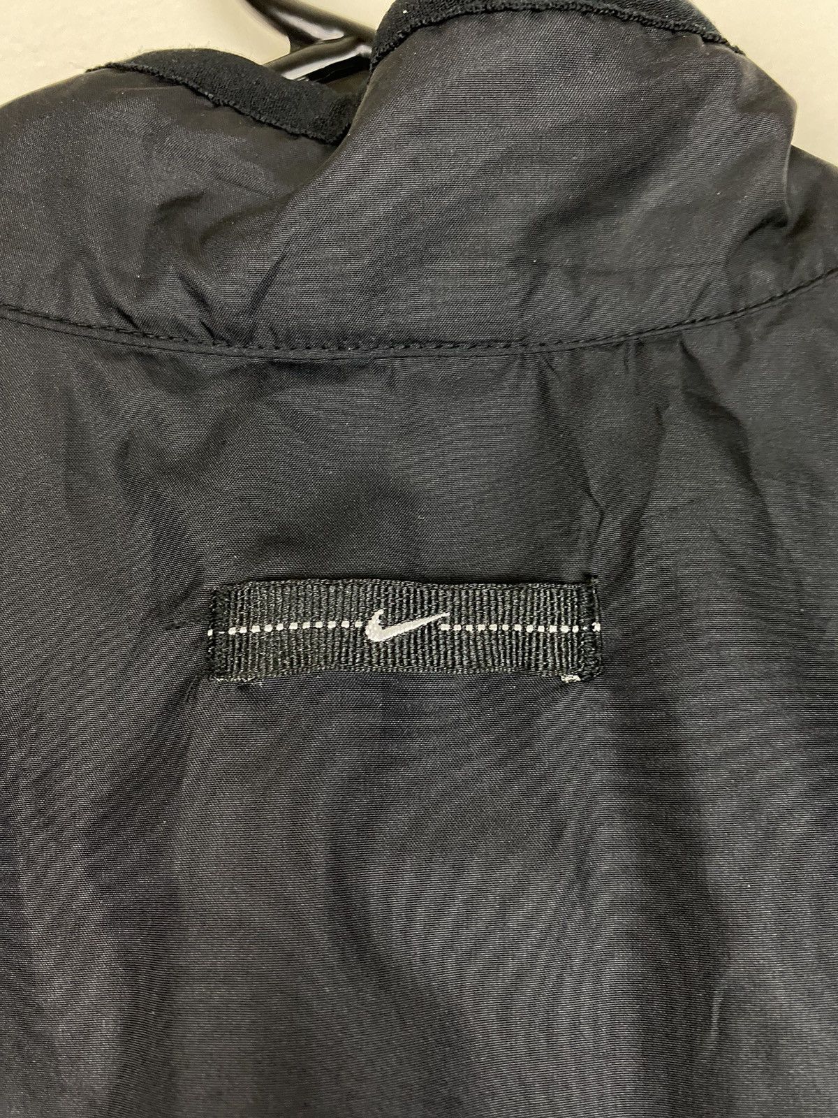 Nike Vintage Nike Mesh Stripe Vest Jacket Zip Y2K Silver tag Size US M / EU 48-50 / 2 - 9 Thumbnail