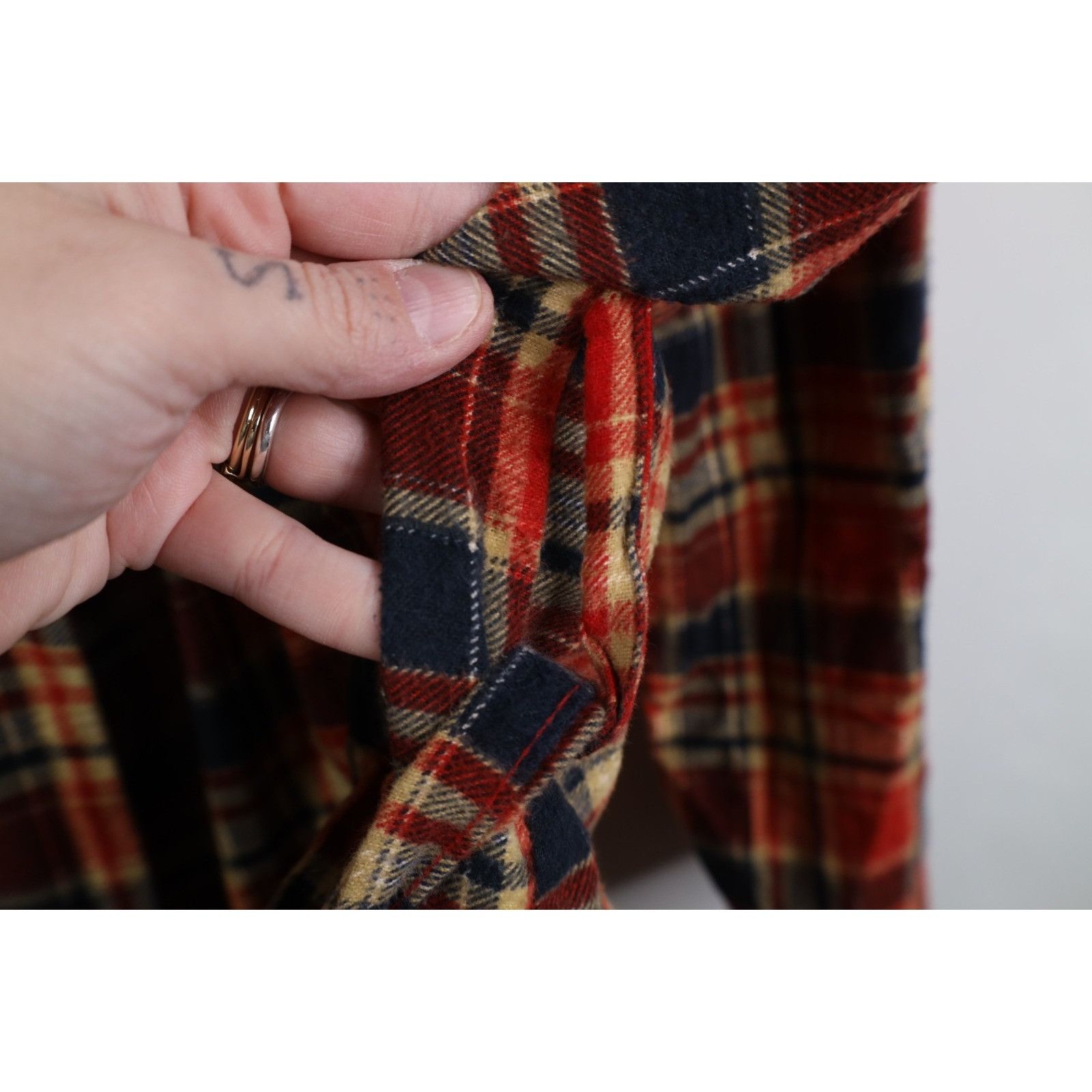 Vintage Vintage 70s Streetwear Distressed Flannel Belted Bath Robe Size US L / EU 52-54 / 3 - 15 Thumbnail