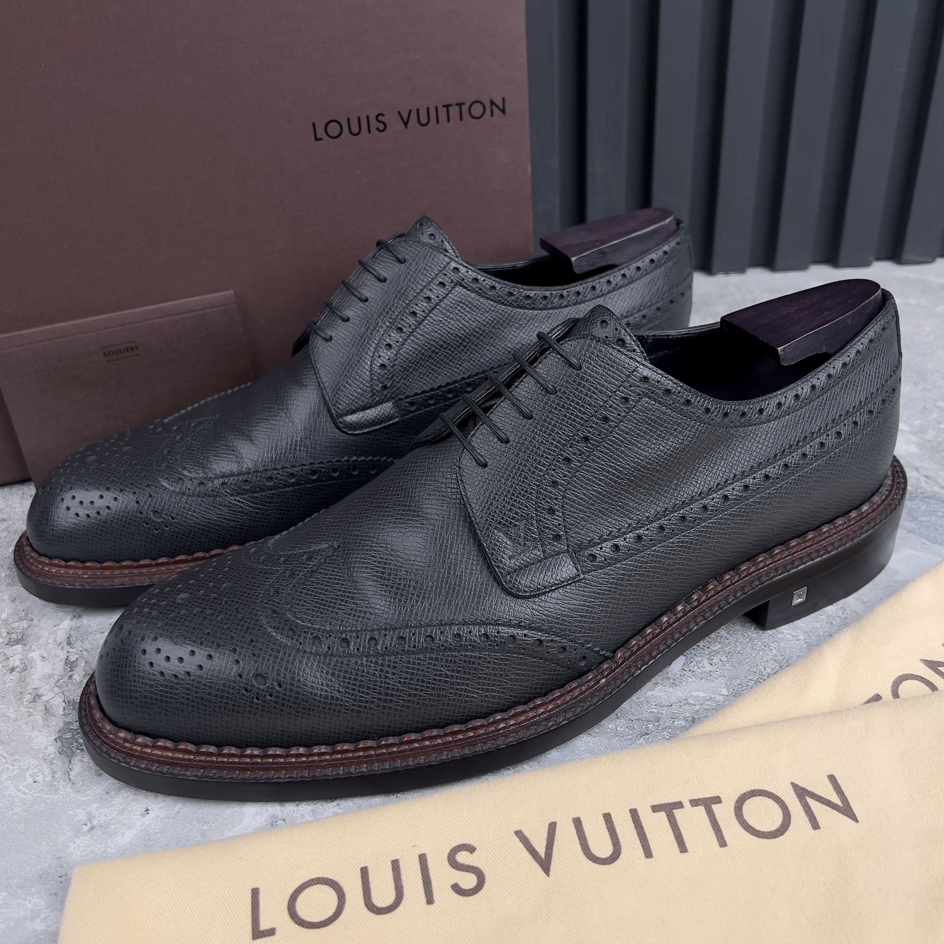 Louis Vuitton Louis Vuitton Derby Dress Lace Up Taiga Leather Size US 10.5 / EU 43-44 - 1 Thumbnail