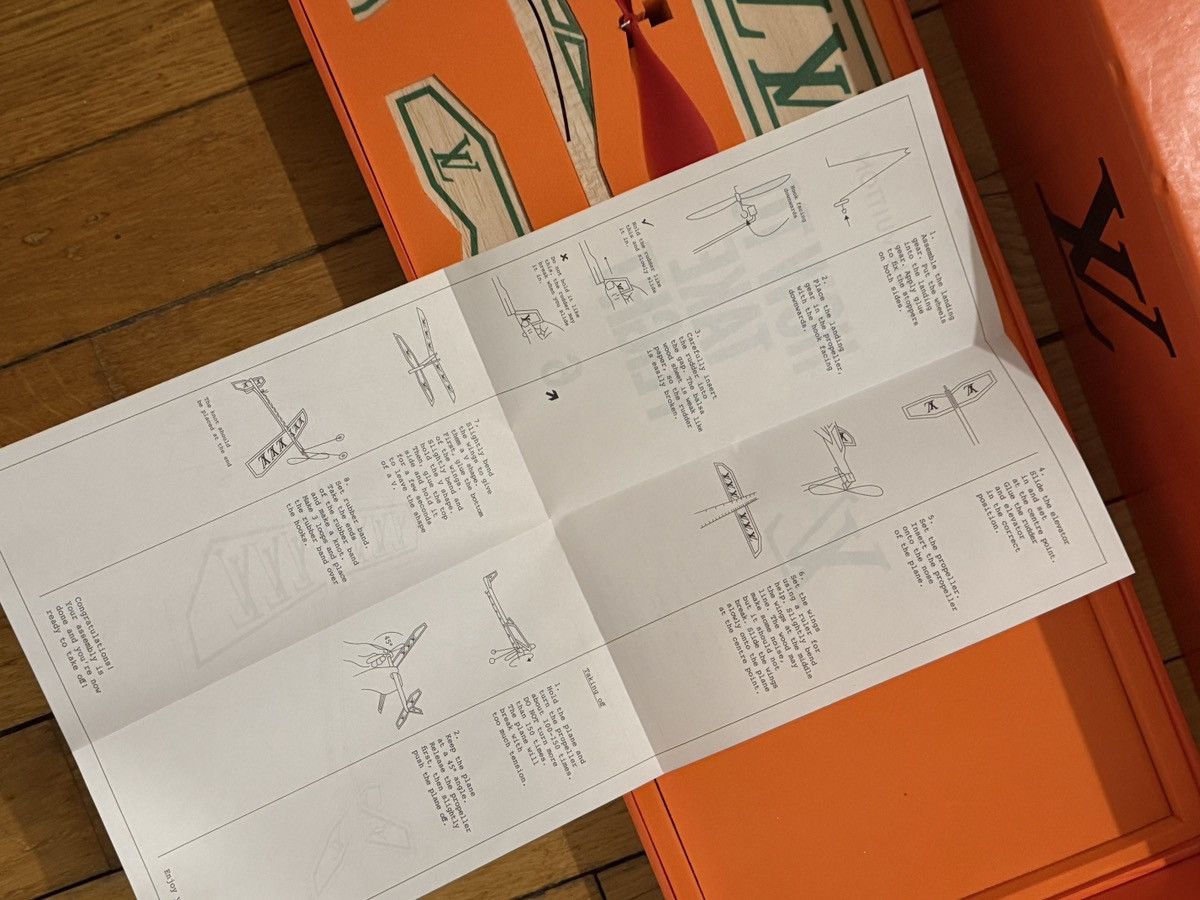 Louis Vuitton × Virgil Abloh Louis Vuitton « Cockpit Voice Recorder » plane invite Size ONE SIZE - 4 Thumbnail