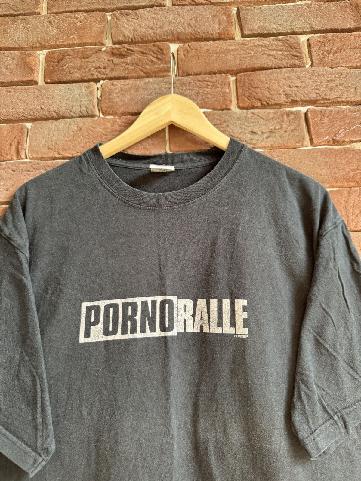 Vintage 90s Vintage Porno Ralle Star Movie Actor Humor Tee L Black Size US L / EU 52-54 / 3 - 4 Thumbnail