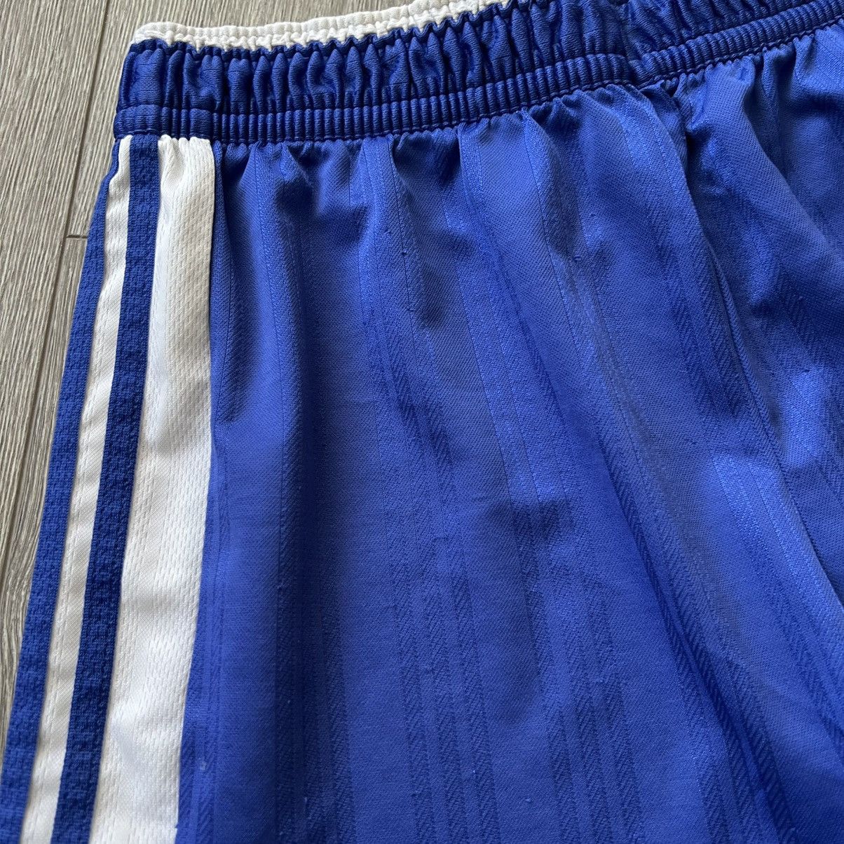 Adidas Vintage 90s Adidas Shorts Size M Size US 32 / EU 48 - 3 Thumbnail