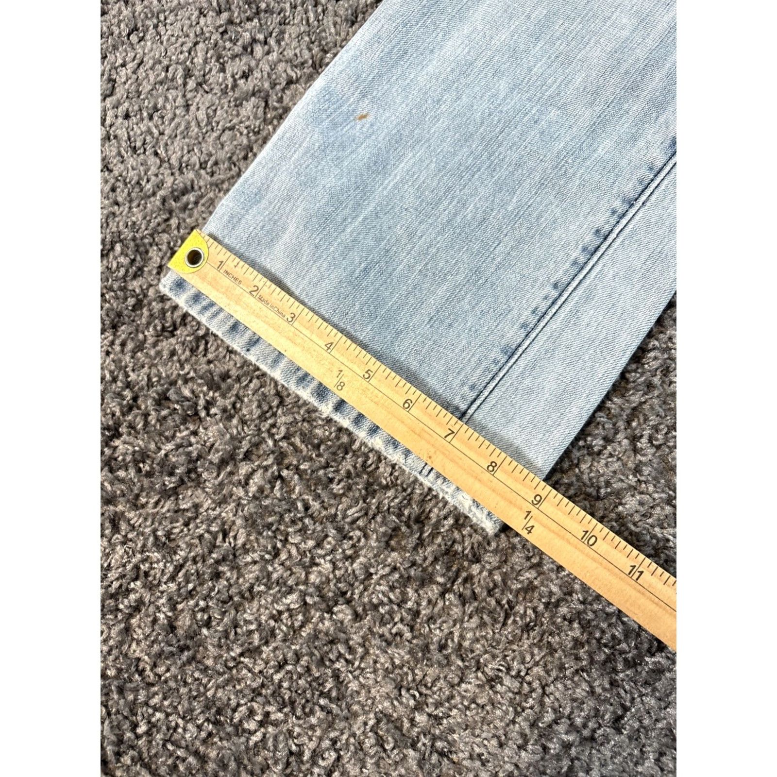 Old Navy VINTAGE Old Navy Jeans Men 32x30 Light Wash Denim Distressed Pockets 90s Wide-Leg Relaxed 32in inseam Blue Jeans Shirt? Size US 32 / EU 48 - 3 Thumbnail