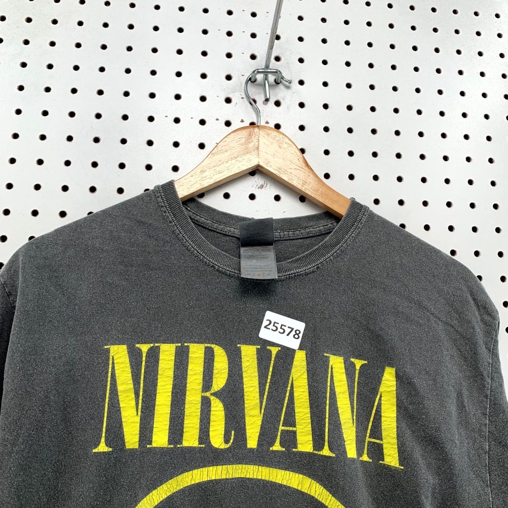 Gildan Nirvana Shirt Faded Gray Yello wSmiley Face Music Band Tee Mens Medium Size US M / EU 48-50 / 2 - 7 Thumbnail
