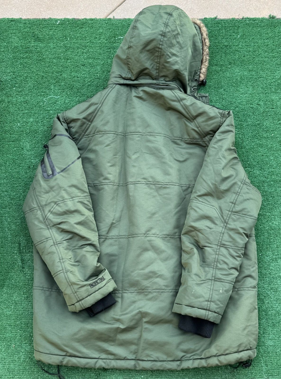 Pacific Trail Pacific Trail Puffer Jacket w/ Fur Hood & exterior pockets Size US L / EU 52-54 / 3 - 6 Thumbnail