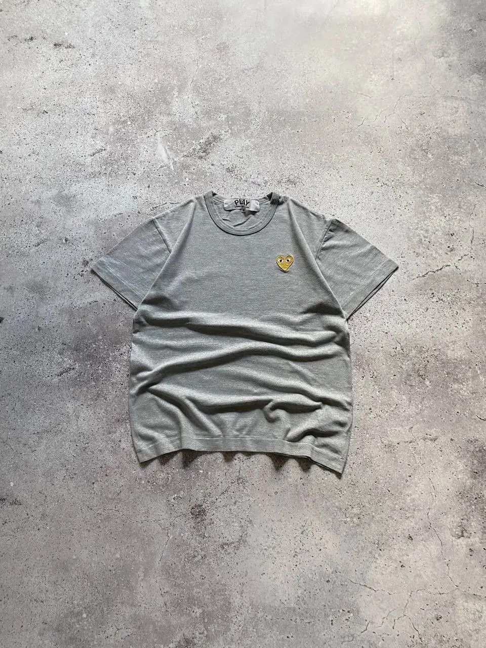 Comme des Garcons PLAY COMME DES GARCONS CDG PLAY GOLD HEART LOGO T SHIRT Size US S / EU 44-46 / 1 - 1 Thumbnail