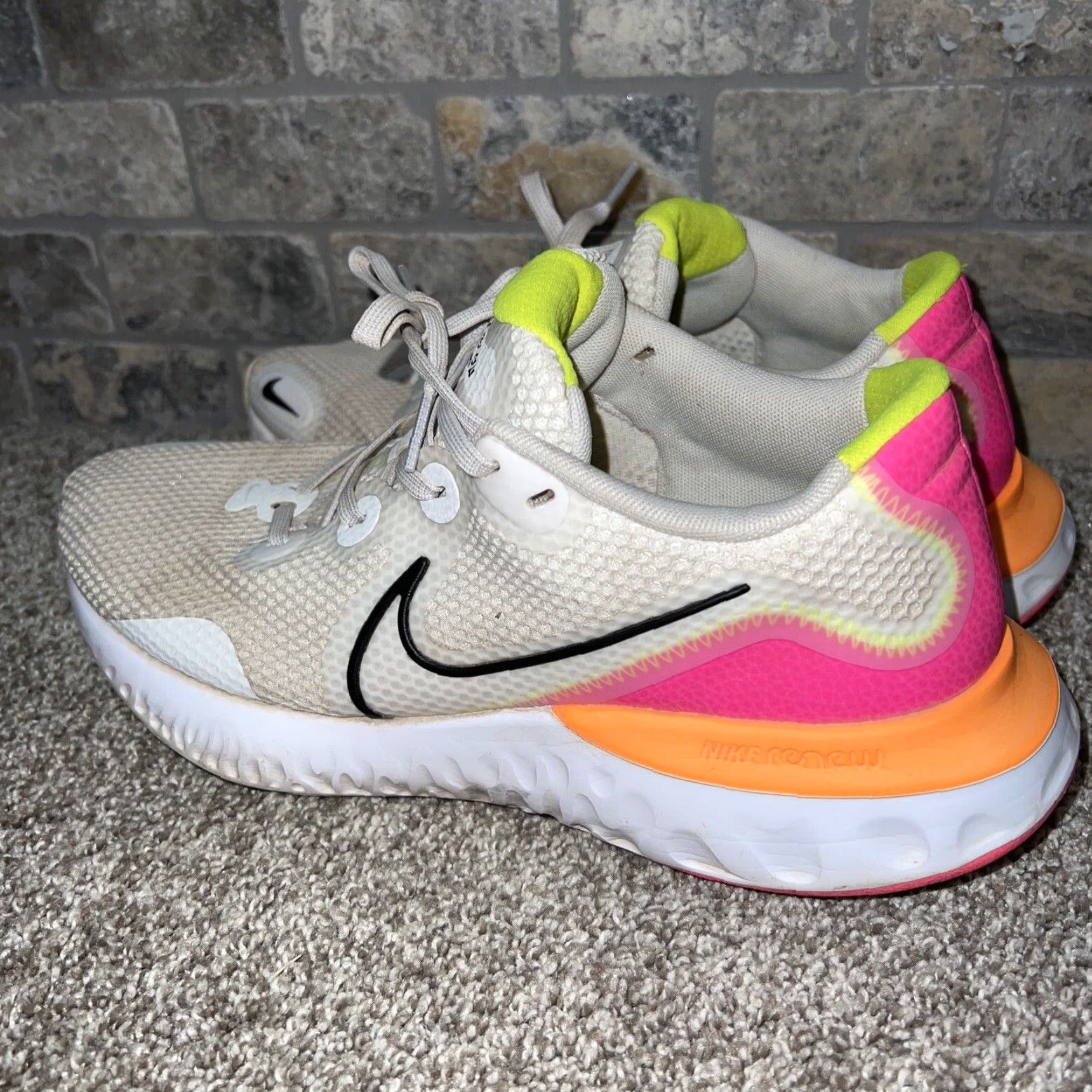 Nike Nike Renew Run Sneakers Women 9.5 Pink White Athletic Shoes Size US 9.5 / IT 39.5 - 2 Thumbnail