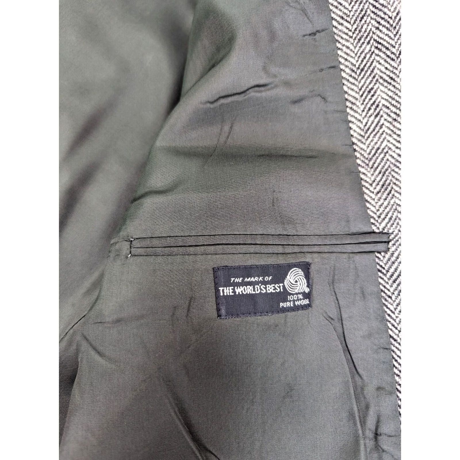Vintage Barrington Wool Tweed Herringbone Sport Coat Men 44 Gray Two-Button Notch Lapel Long Coat, Regular Size 44 Size US S / EU 44-46 / 1 - 6 Thumbnail