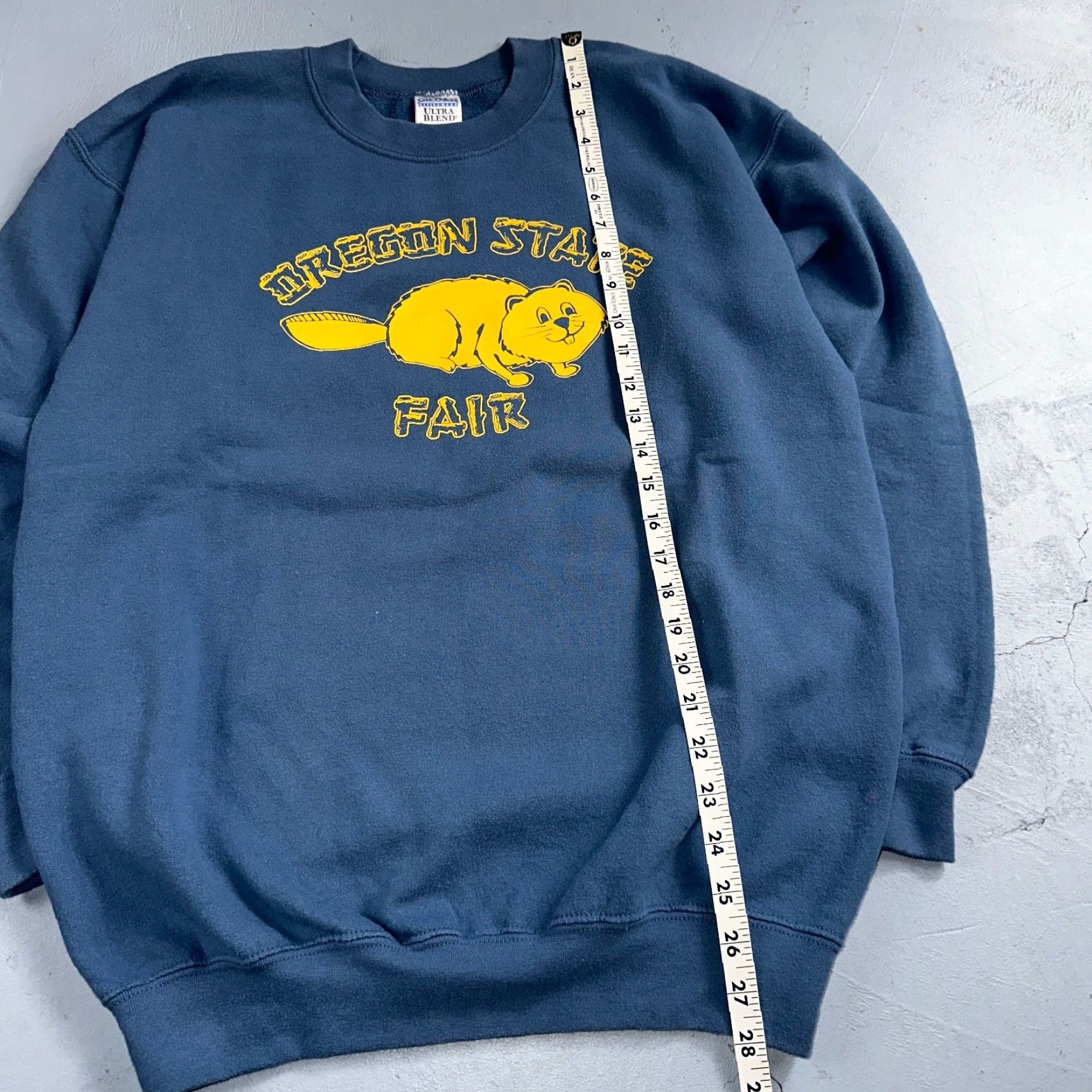 Gildan VINTAGE Oregon State Beavers Gildan Crew Neck Sweatshirt OSU Navy Blue M Unisex Adults Blue 80s Graphic Print Sweatshirt Mens Womens Size US M / EU 48-50 / 2 - 3 Thumbnail