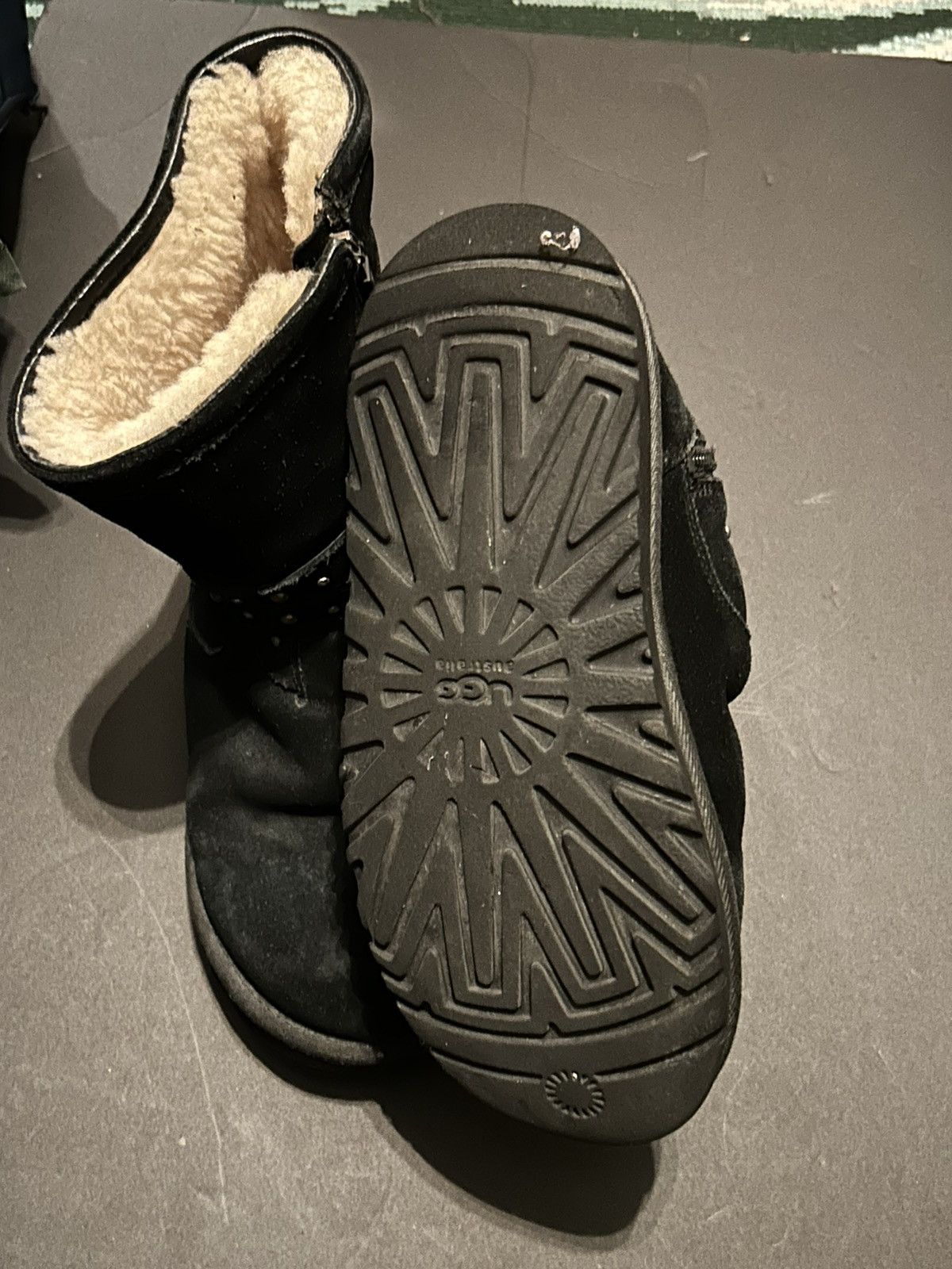Ugg Ugg suede bootie with gold accents Size US 6 / IT 36 - 9 Thumbnail
