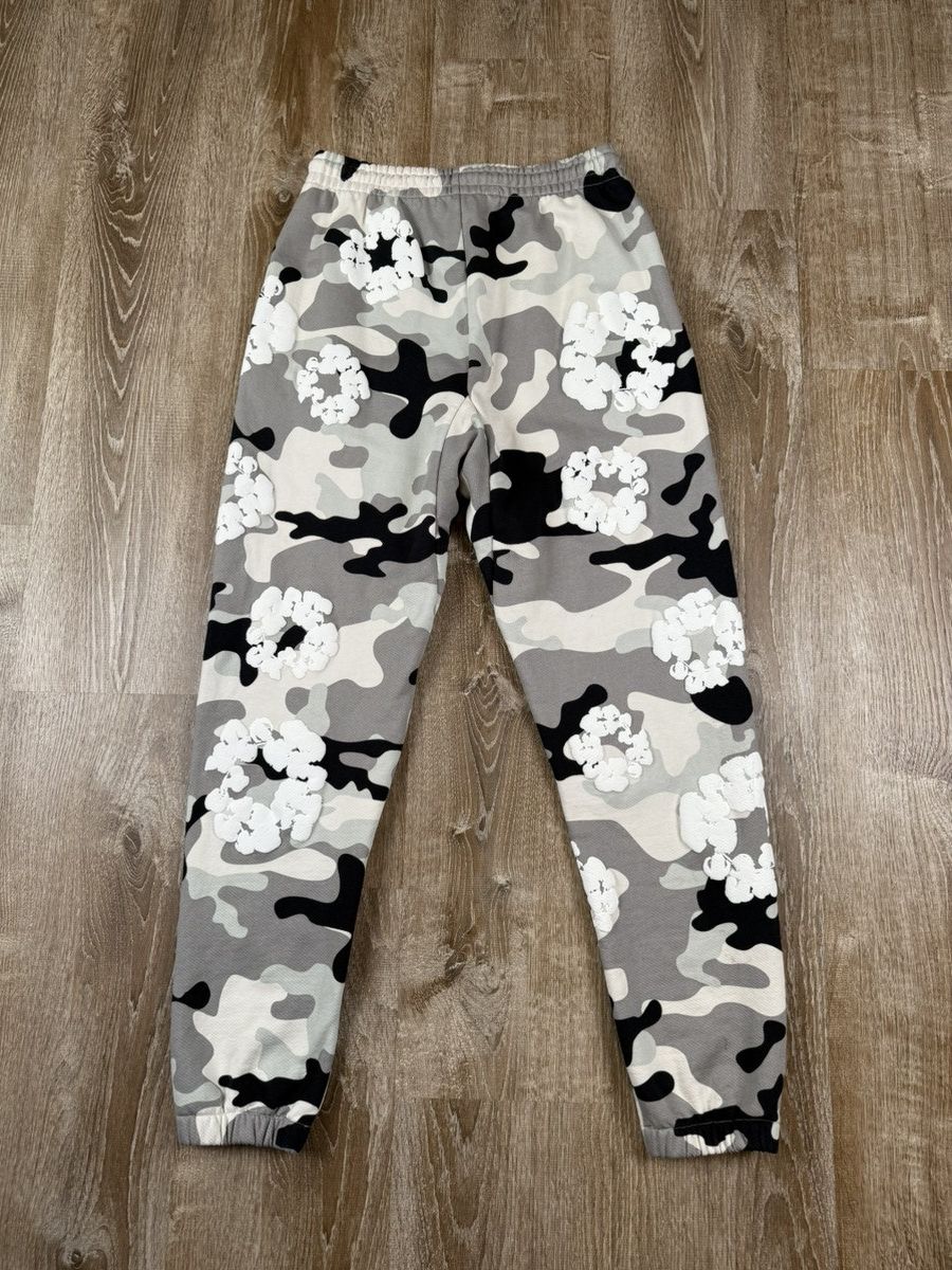 DENIM TEARS Denim Tears Wreath Camouflage Sweatpants Size US 32 / EU 48 - 2 Thumbnail