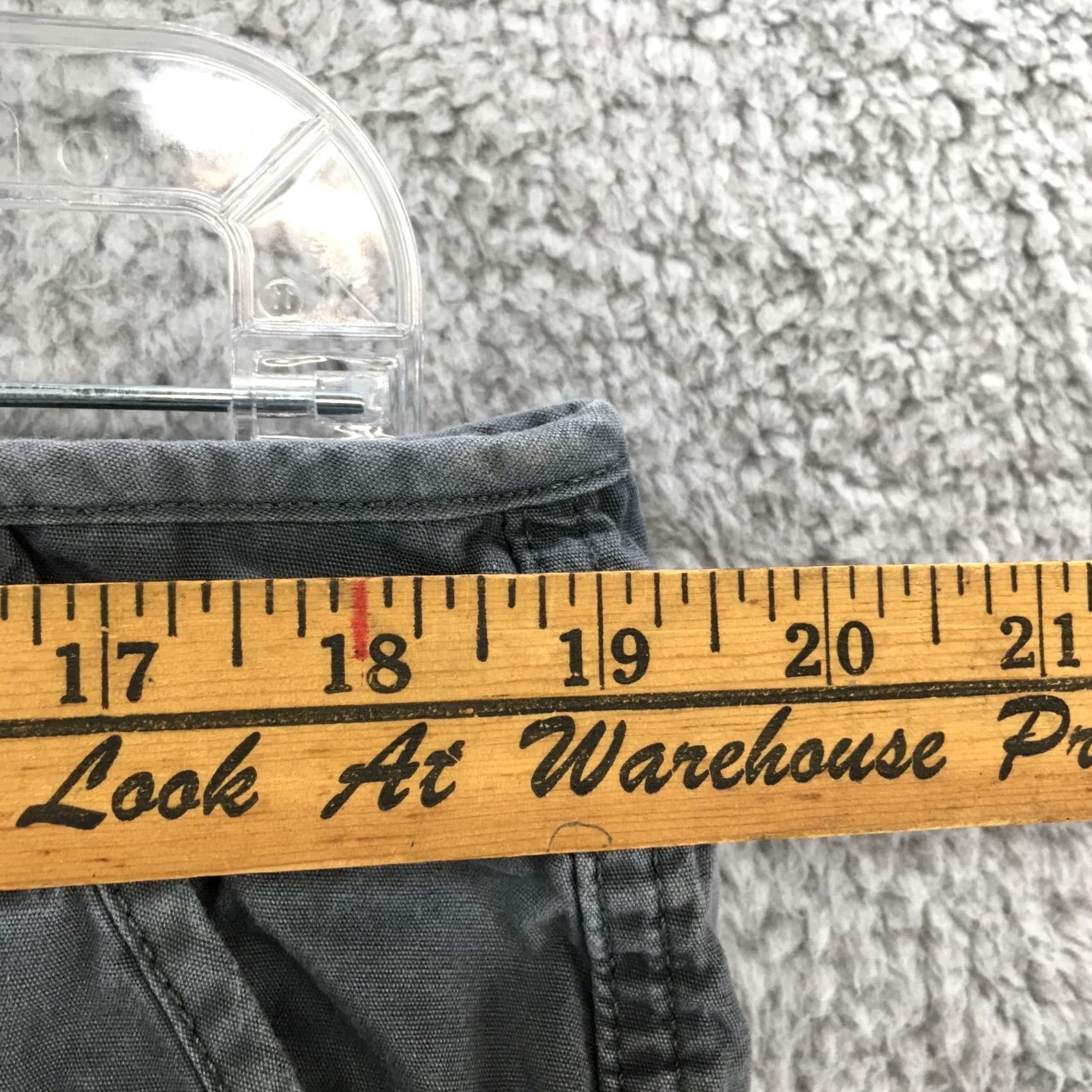 Eddie Bauer Eddie Bauer Chino Shorts Womens 16 Gray Mid Rise Zip Fly Flat Front Casual Size 38" / US 16 / IT 52 - 4 Thumbnail