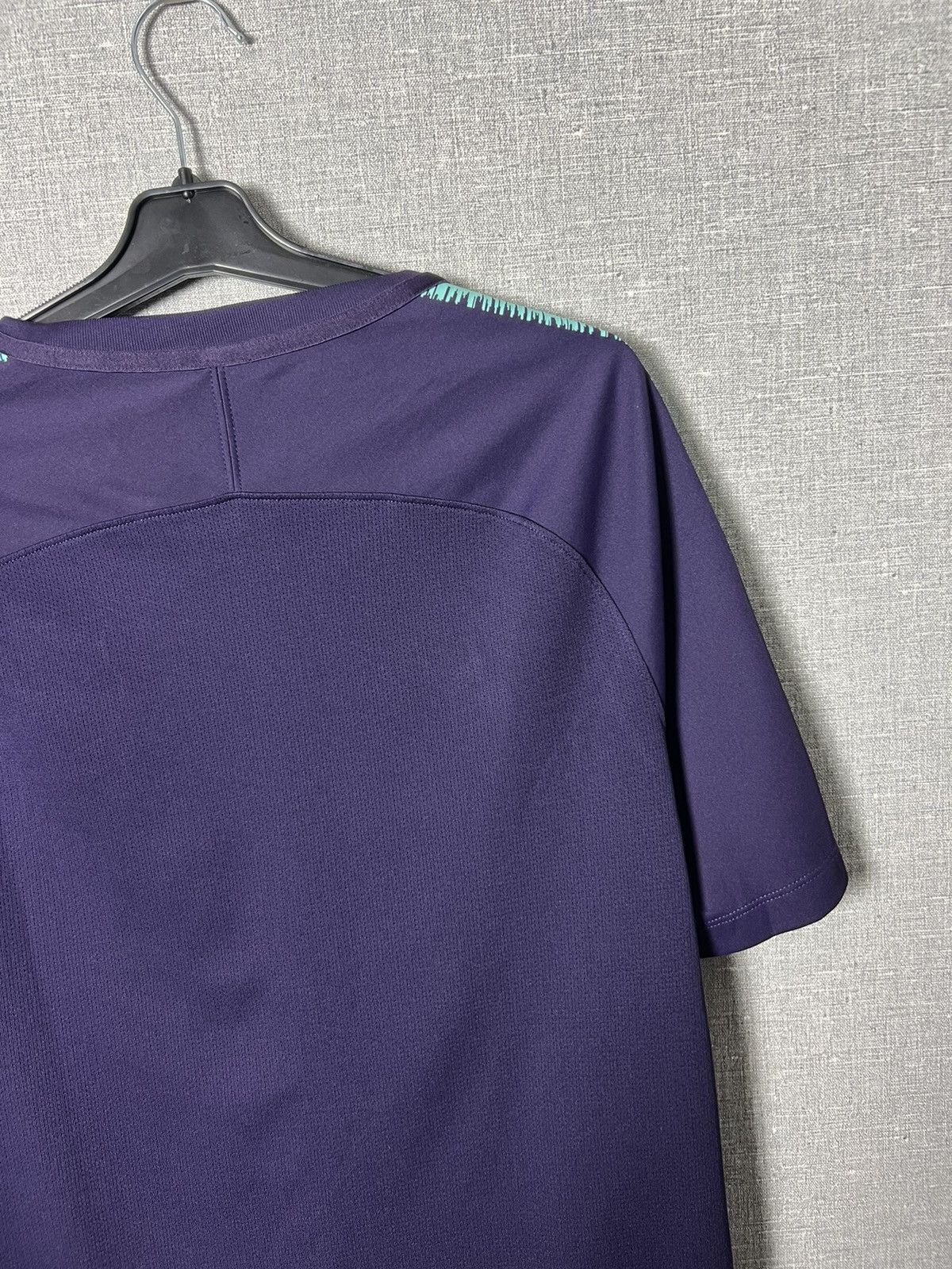 Nike Barcelona Nike 2017 - 2018 Training Soccer Jersey Size US L / EU 52-54 / 3 - 14 Thumbnail