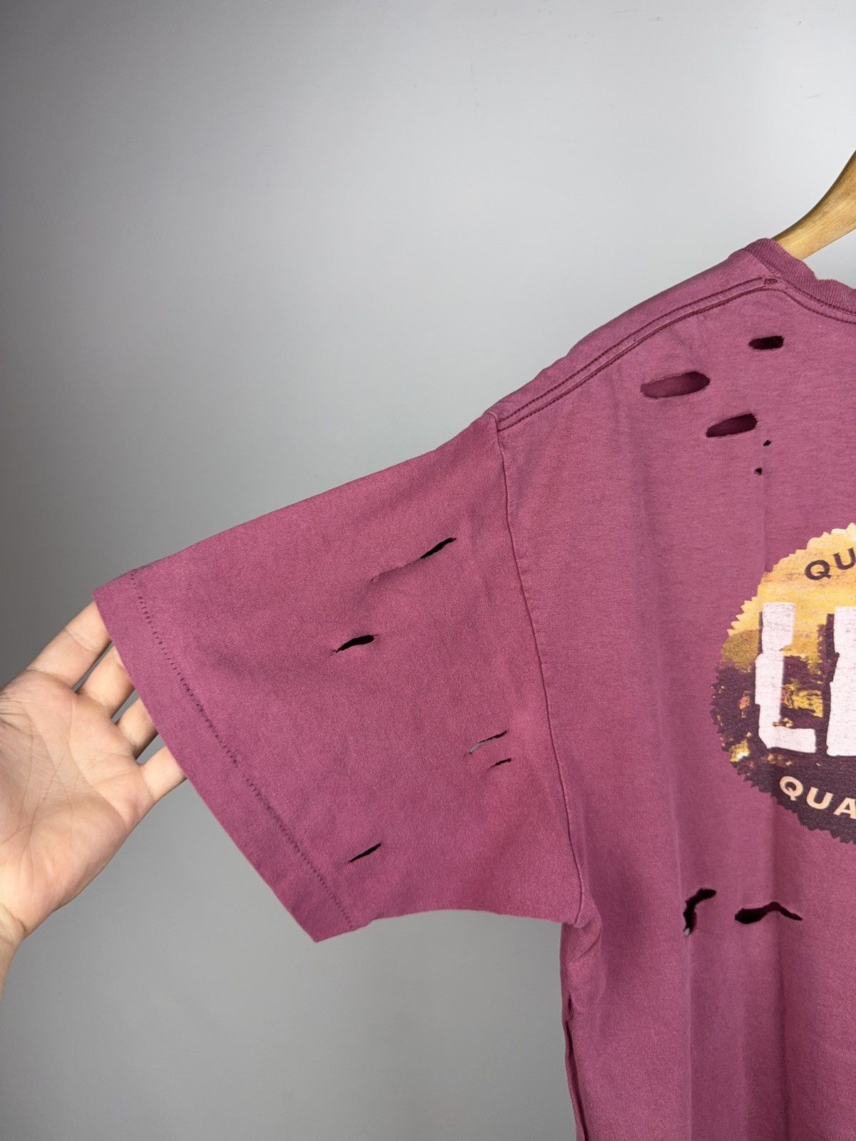 Levi's Vintage Clothing Vintage 90s Retro Levi’s Distressed Faded Tee shirt Size US L / EU 52-54 / 3 - 15 Thumbnail
