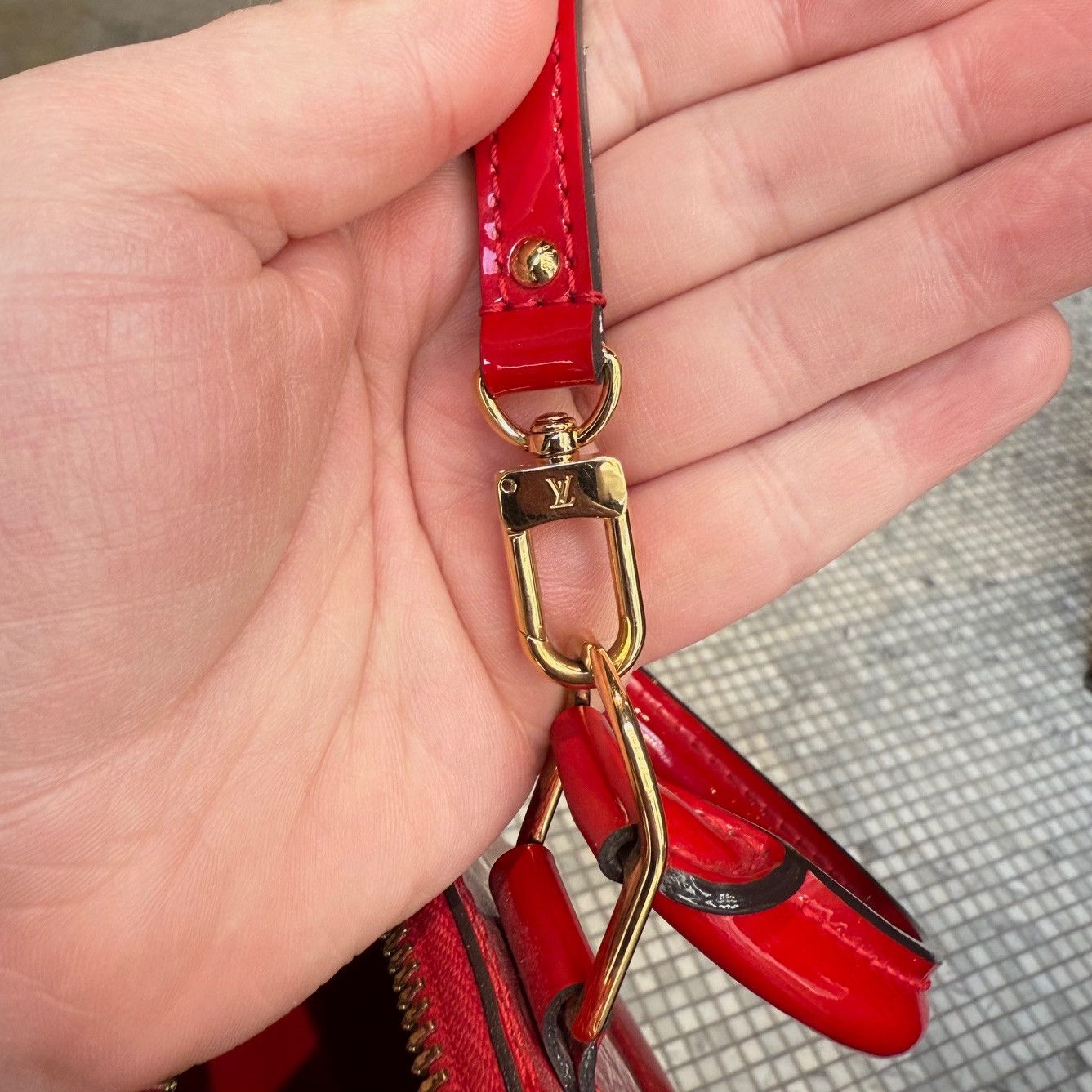 Louis Vuitton Louis Vuitton 2015 Red Monogramme Vernis Alma BB Bag Size ONE SIZE - 10 Thumbnail