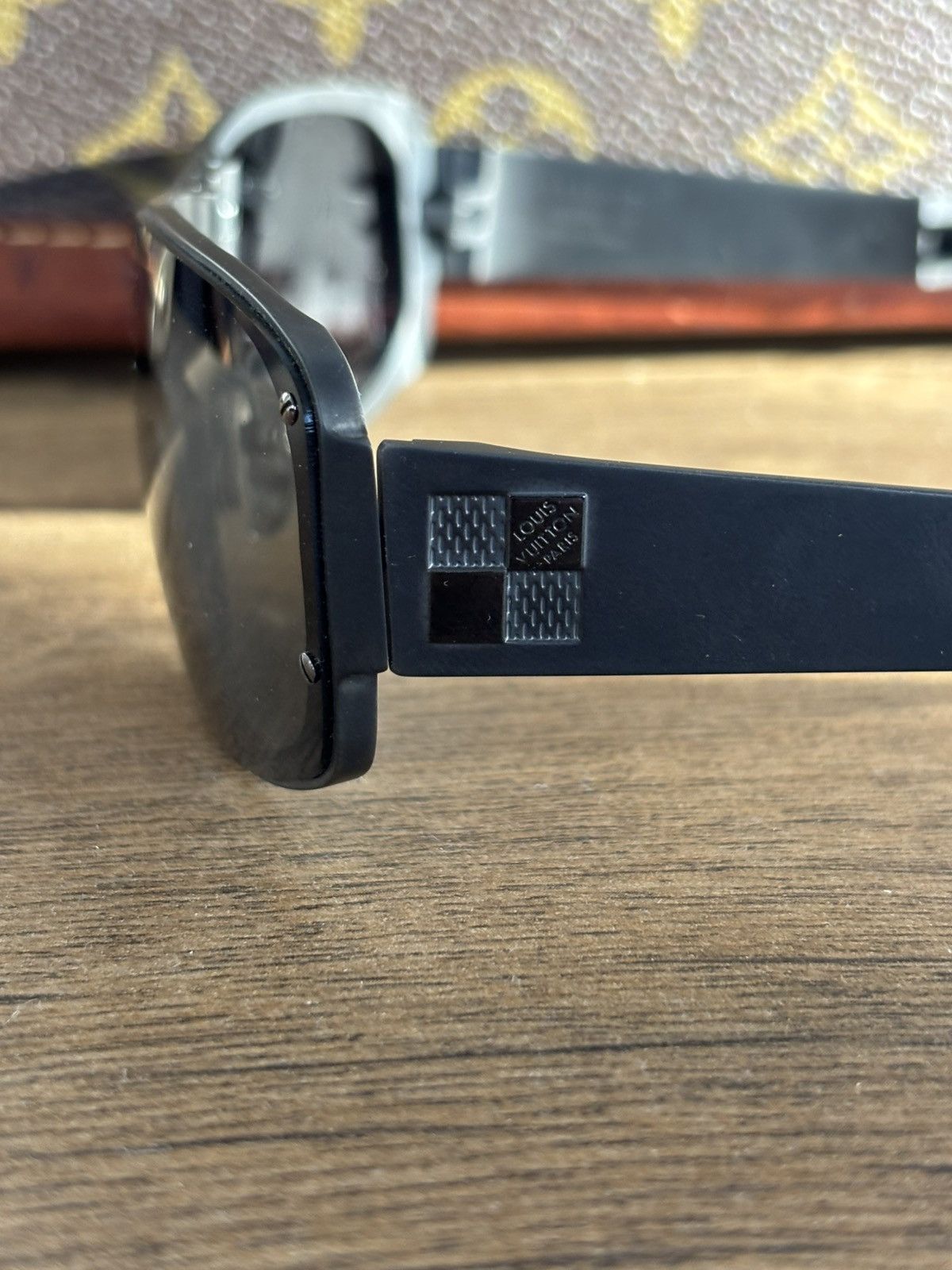 Louis Vuitton Louis Vuitton Evasion Sunglasses Size ONE SIZE - 6 Thumbnail