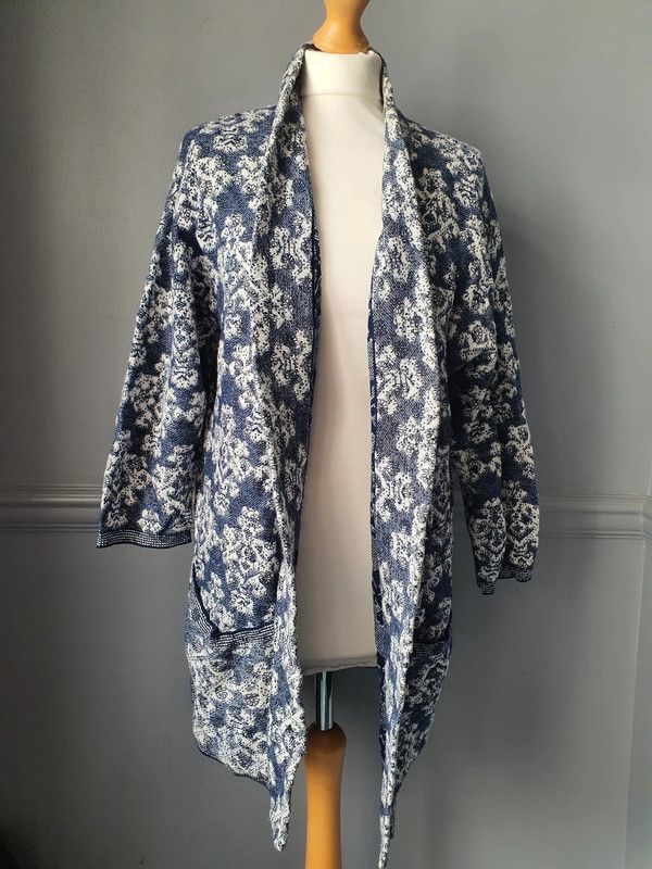 The Difference White Stuff cardigan 12 Size M / US 6-8 / IT 42-44 - 1 Thumbnail