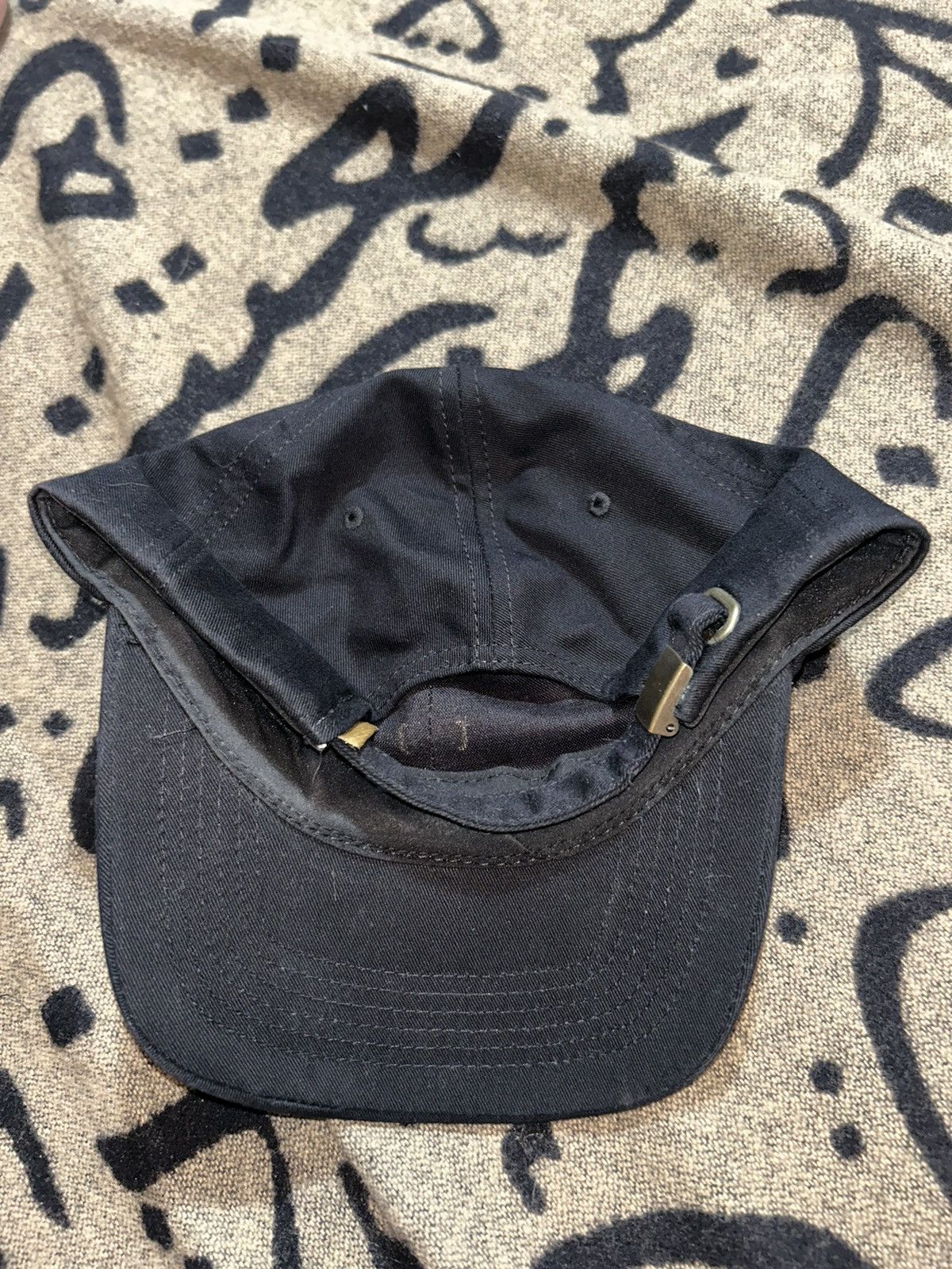 October's Very Own 2018 Pom Pom Hat Size ONE SIZE - 2 Thumbnail