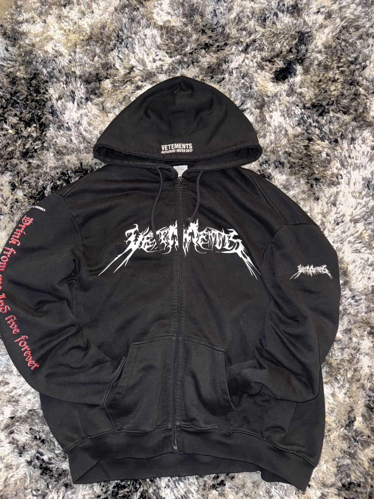 Vetements 2017 Vetements Total Fucking Darkness Zip-up