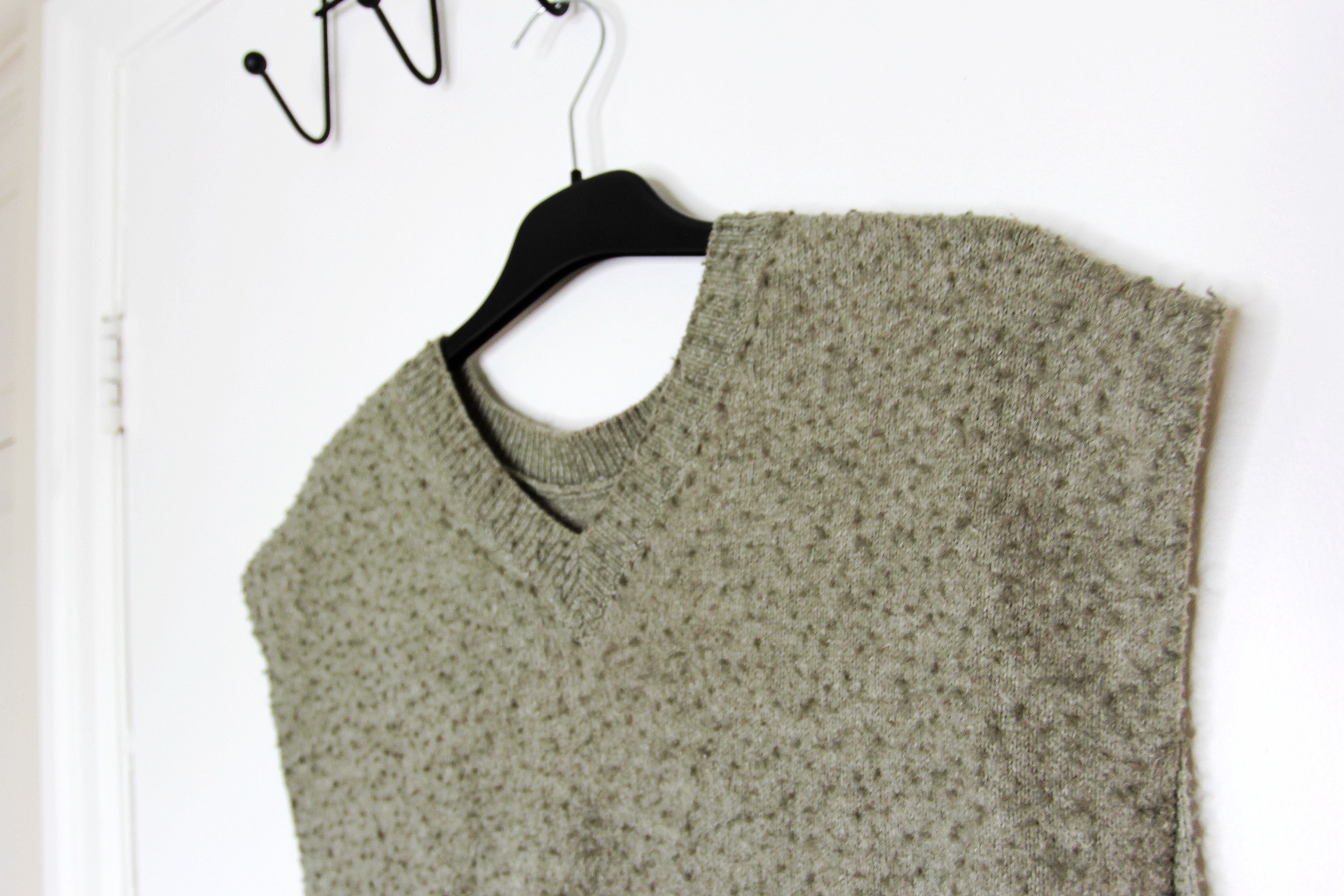 Maison Margiela BNWT SS25 MAISON MARGIELA KNIT STOLE VEST S Size US S / EU 44-46 / 1 - 4 Thumbnail