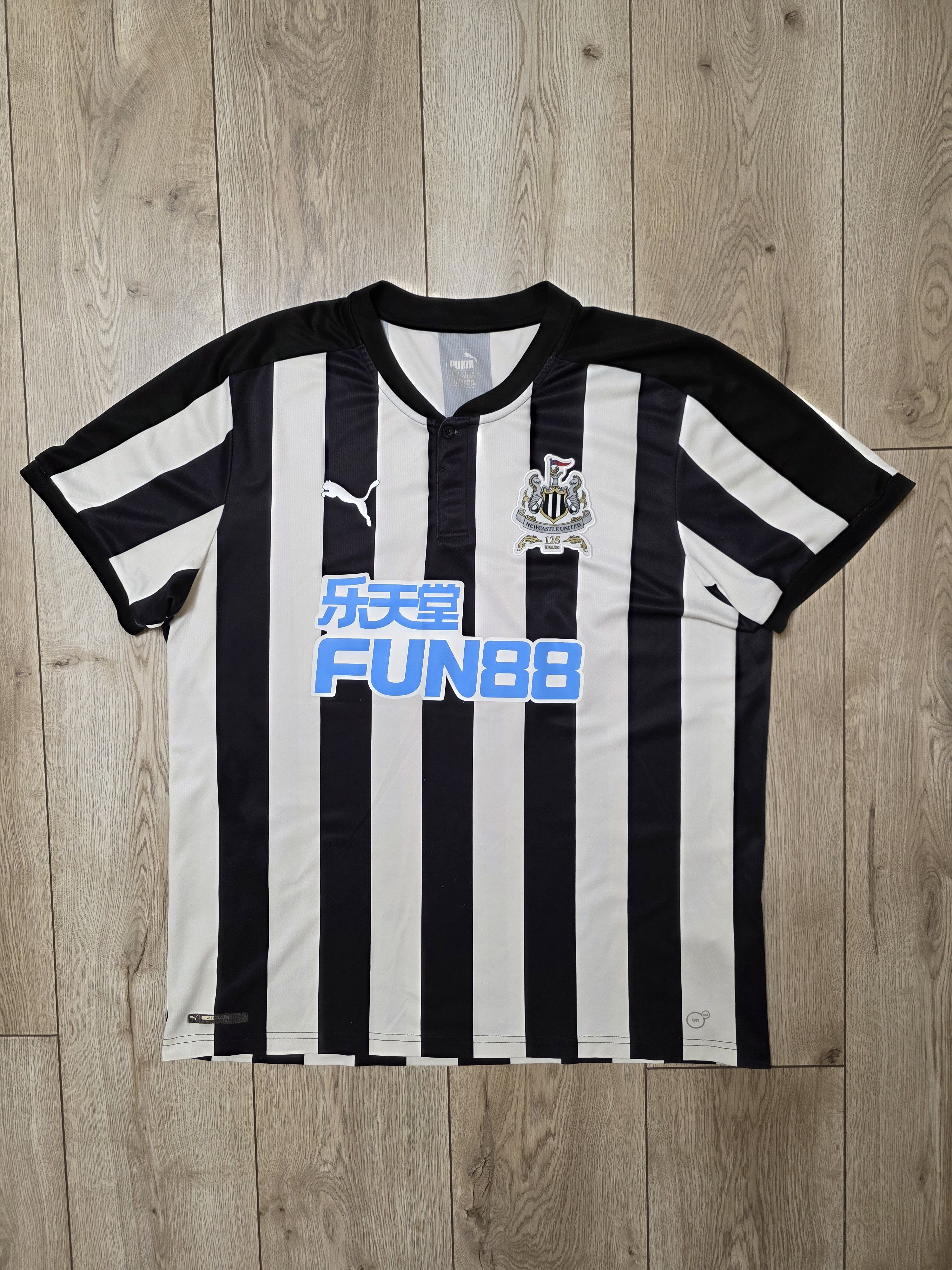 Puma NEWCASTLE UNITED 2017 2018 HOME FOOTBALL SOCCER JERSEY Size US XL / EU 56 / 4 - 1 Thumbnail