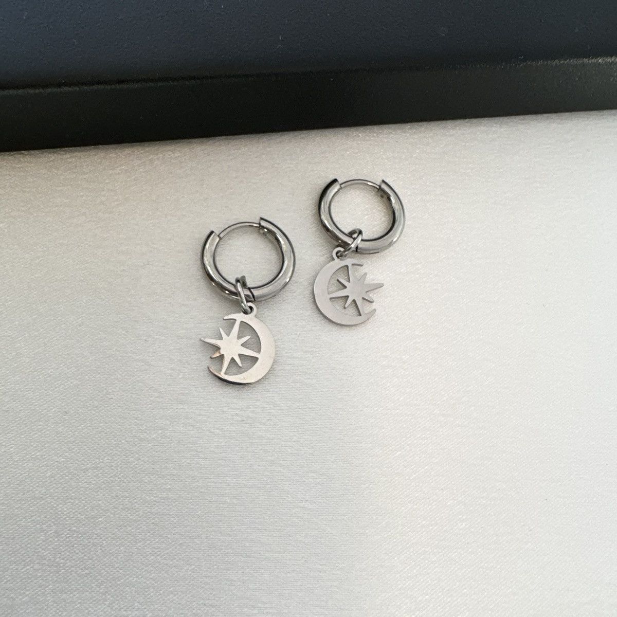 Other Moon Star Dangle Drop Earrings for Men Women Unisex Style Size ONE SIZE - 3 Thumbnail