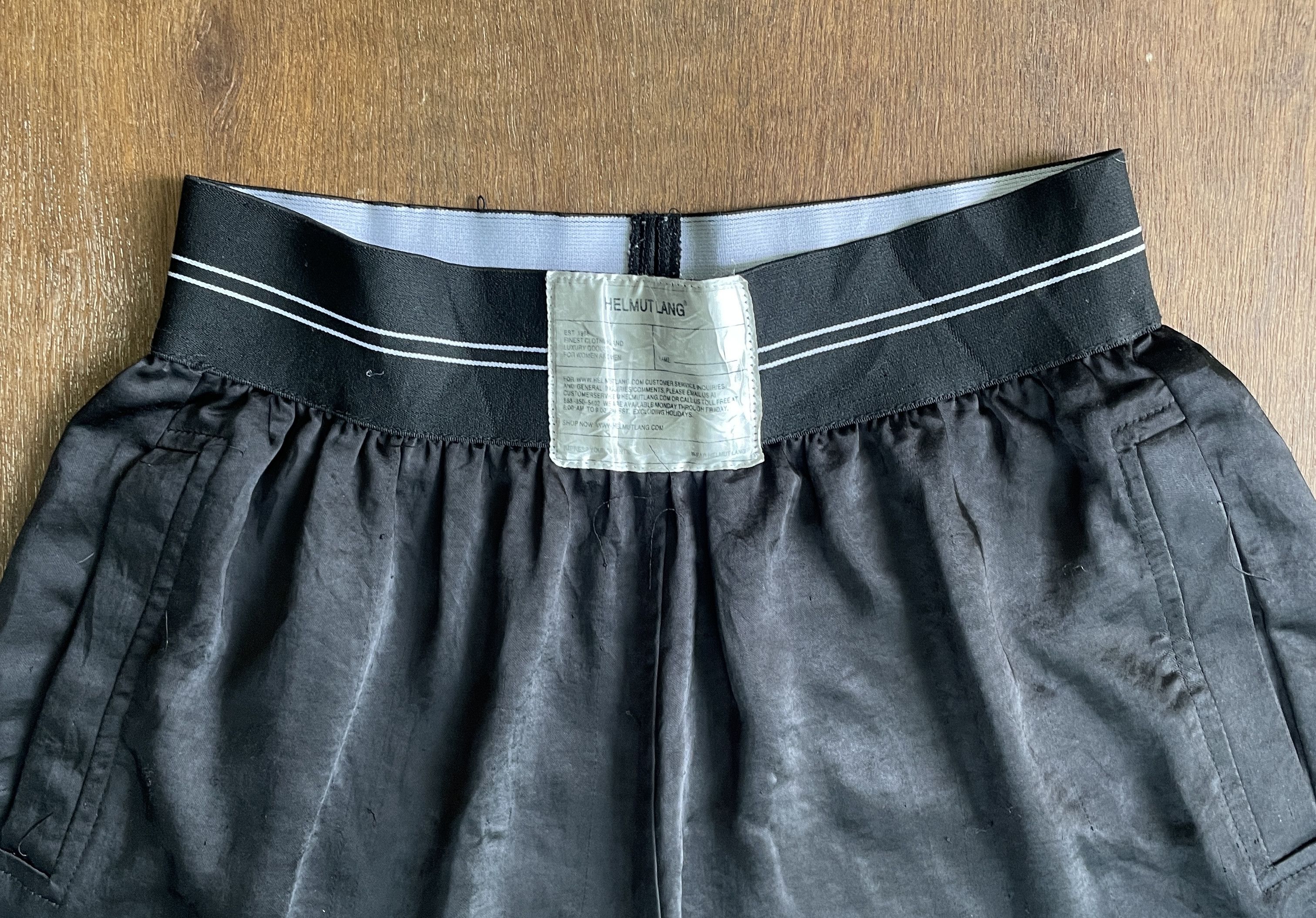 Helmut Lang HELMUT LANG Black Elastic Waist Shorts Size US 26 / EU 42 - 2 Thumbnail