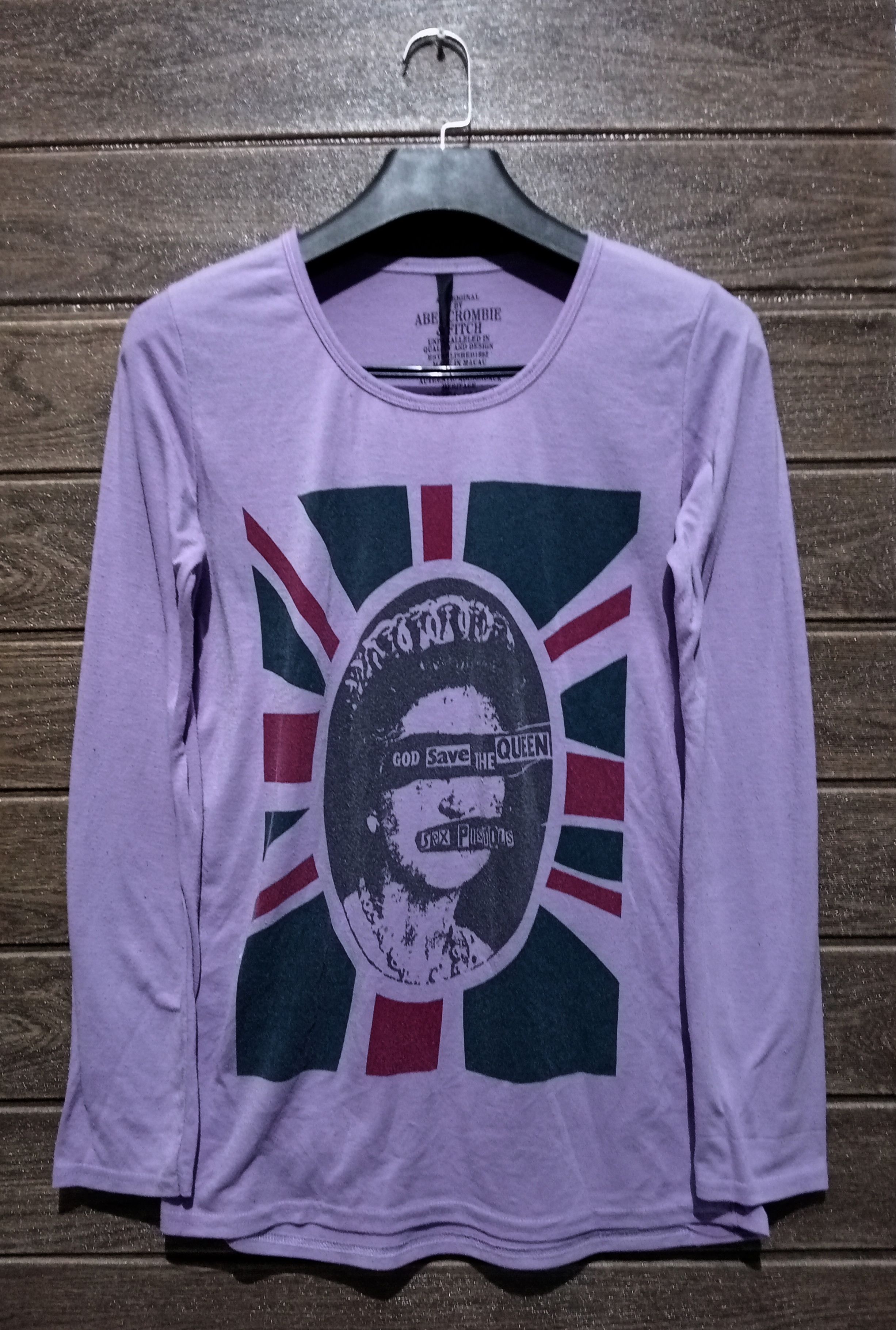 Abercrombie & Fitch Sex Pistols God Save The Queen A&F Long Sleeve Tshirt Size US S / EU 44-46 / 1 - 1 Thumbnail