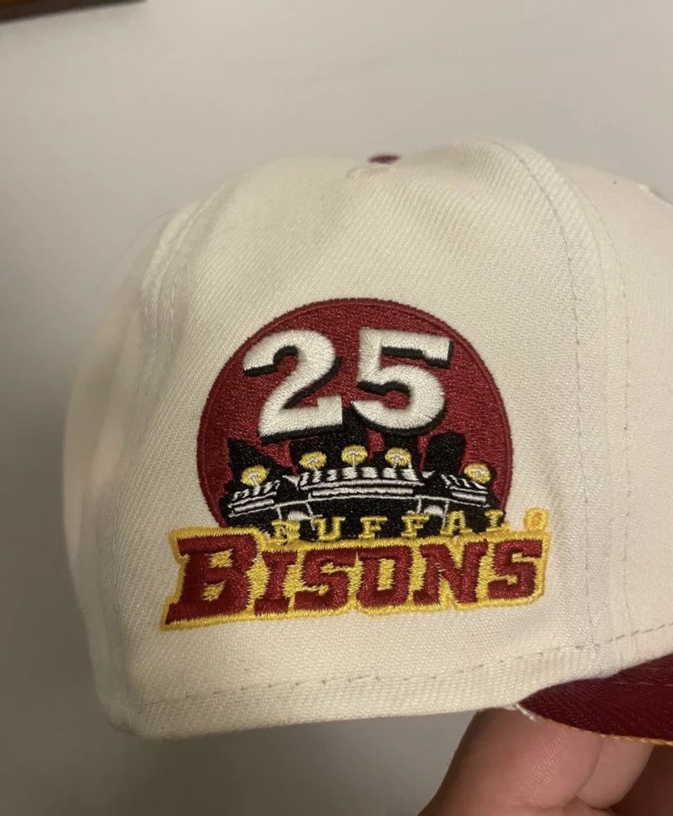 New Era Ecap city buffalo bisons off white size 7 3/ Size ONE SIZE - 2 Thumbnail