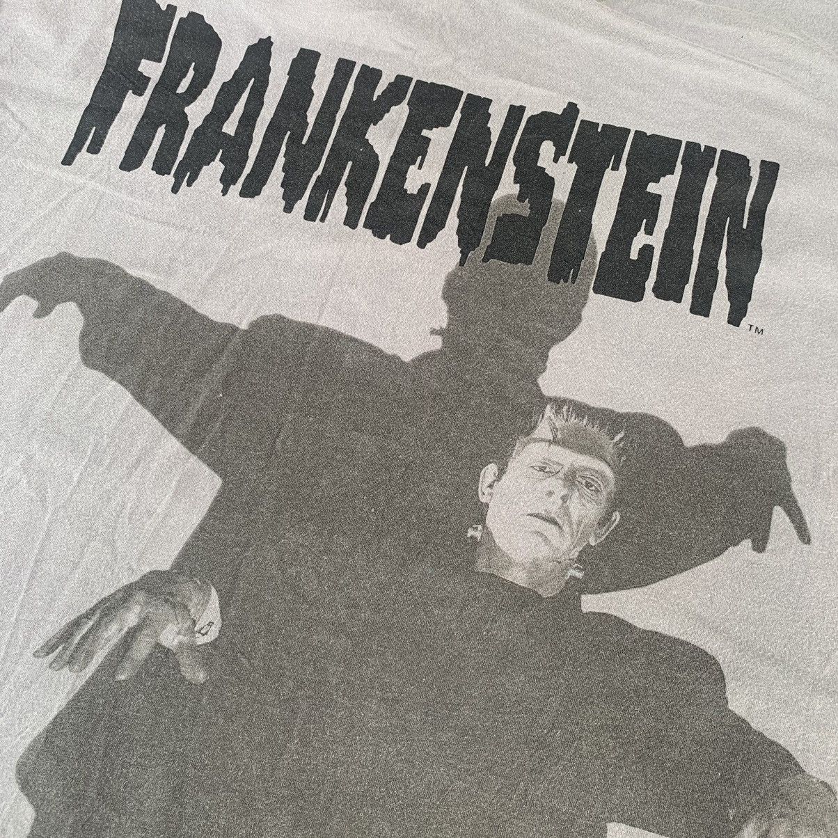 Uniqlo Vintage Horror Ghost Movie Frankenstein Tshirt Oversized Size US XL / EU 56 / 4 - 5 Thumbnail