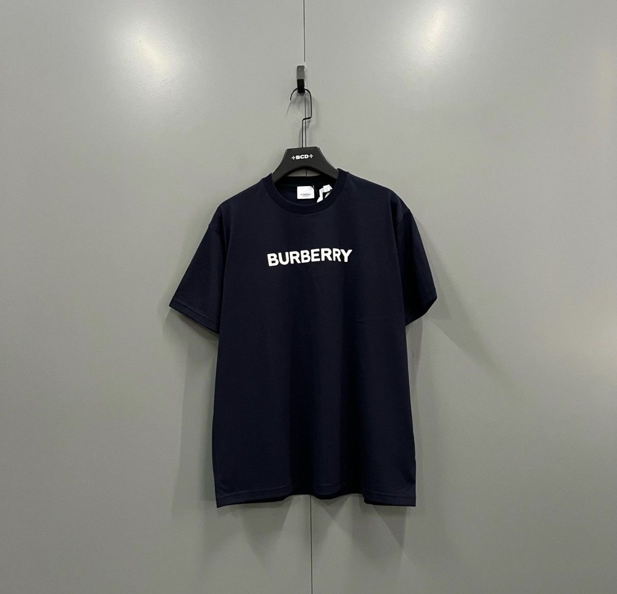 Burberry Burberry Dark Blue Printed Logo Short Sleeve T-shirt J41 Size US M / EU 48-50 / 2 - 1 Thumbnail