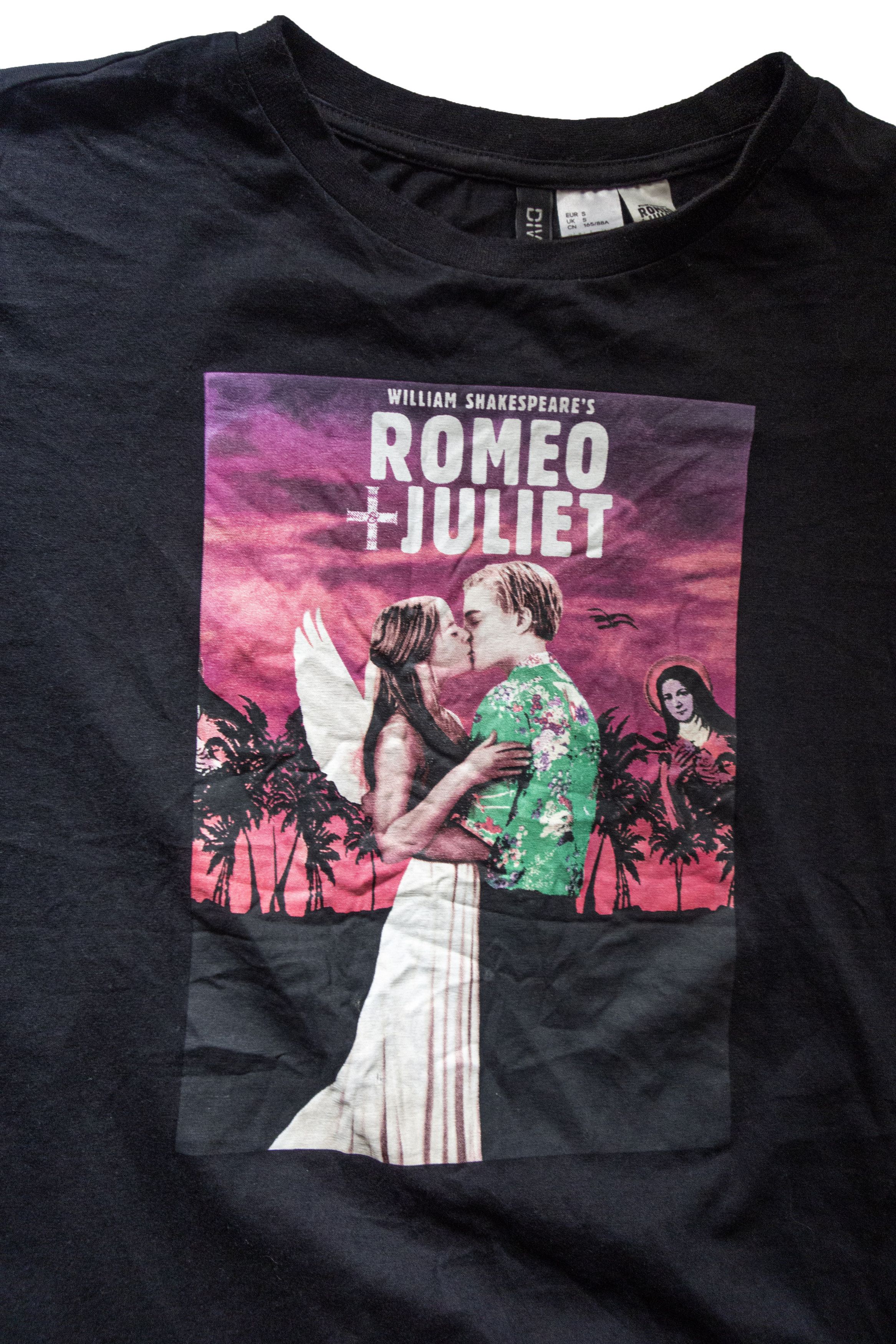H&M Romeo & Juliet Graphic T-Shirt Size S / US 4 / IT 40 - 2 Thumbnail