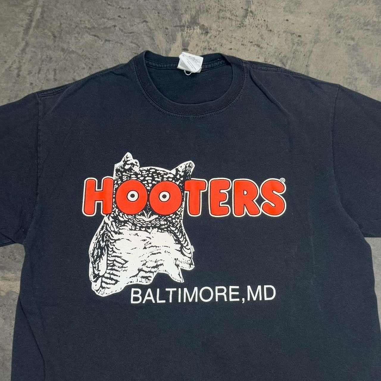 Gildan × Vintage Vintage Y2K Hooters Baltimore MD T-Shirt Size US M / EU 48-50 / 2 - 2 Thumbnail