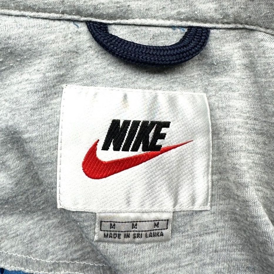 Nike VINTAGE Nike Windbreaker Jacket Mens Medium Royal Blue Swoosh Nylon Zipper Pockets Full Zip Lined 90s Sports Casual Travel Wear Mens Size US M / EU 48-50 / 2 - 3 Thumbnail