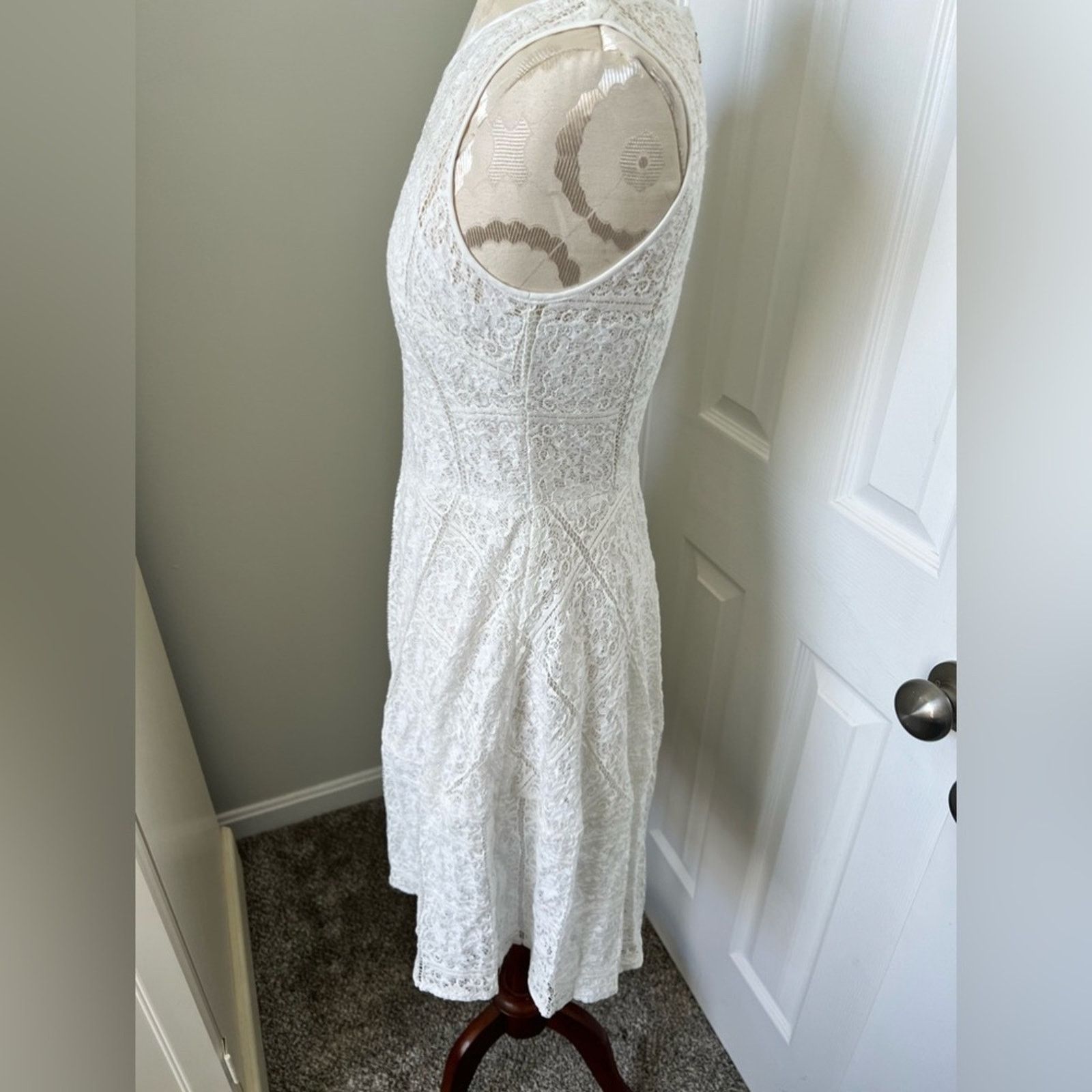 Tommy Hilfiger Tommy Hilfiger Sleeveless Elegant Lace Dress Size 6 Size M / US 6-8 / IT 42-44 - 3 Thumbnail