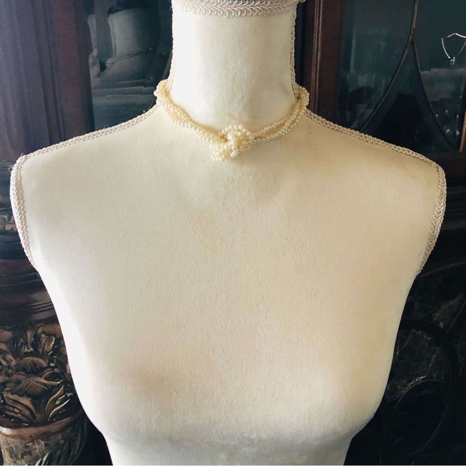Vintage Vintage 80s versatile triple strand cream pearl necklac Size ONE SIZE - 7 Thumbnail