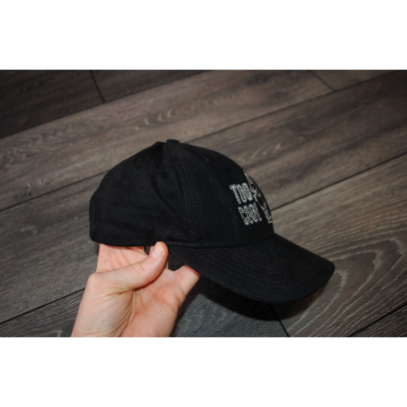 Vintage VINTAGE WARNER BROS STORE 1990'S TOO COOL TAZMANIA DEVIL TAZ BLACK BASEBALL CAP Size ONE SIZE - 5 Thumbnail