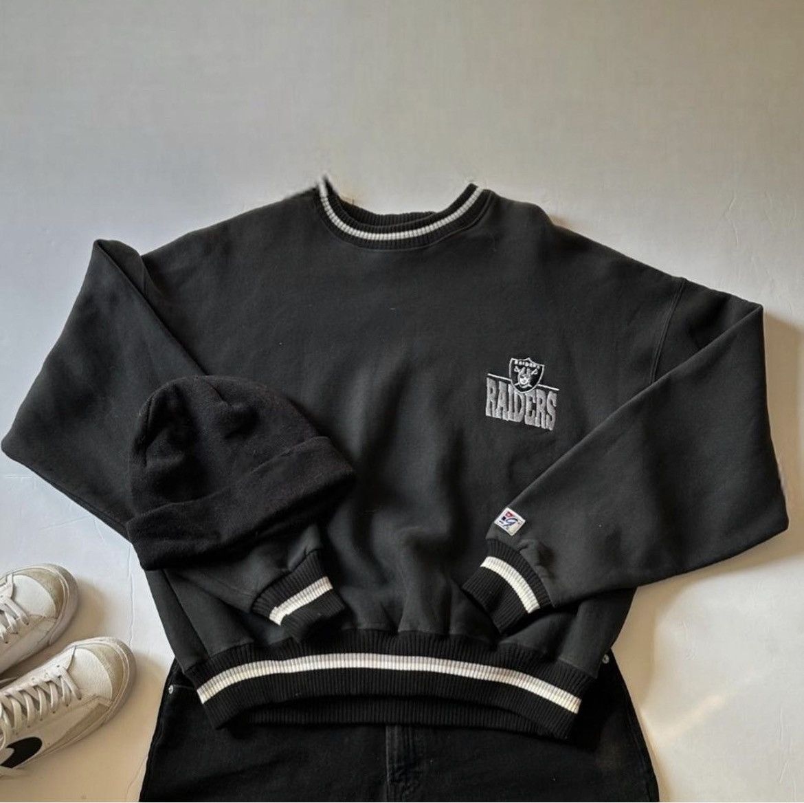 NFL Vintage 80s The Game Tag Raiders NFL Embroidered Crewneck Size US XL / EU 56 / 4 - 1 Thumbnail
