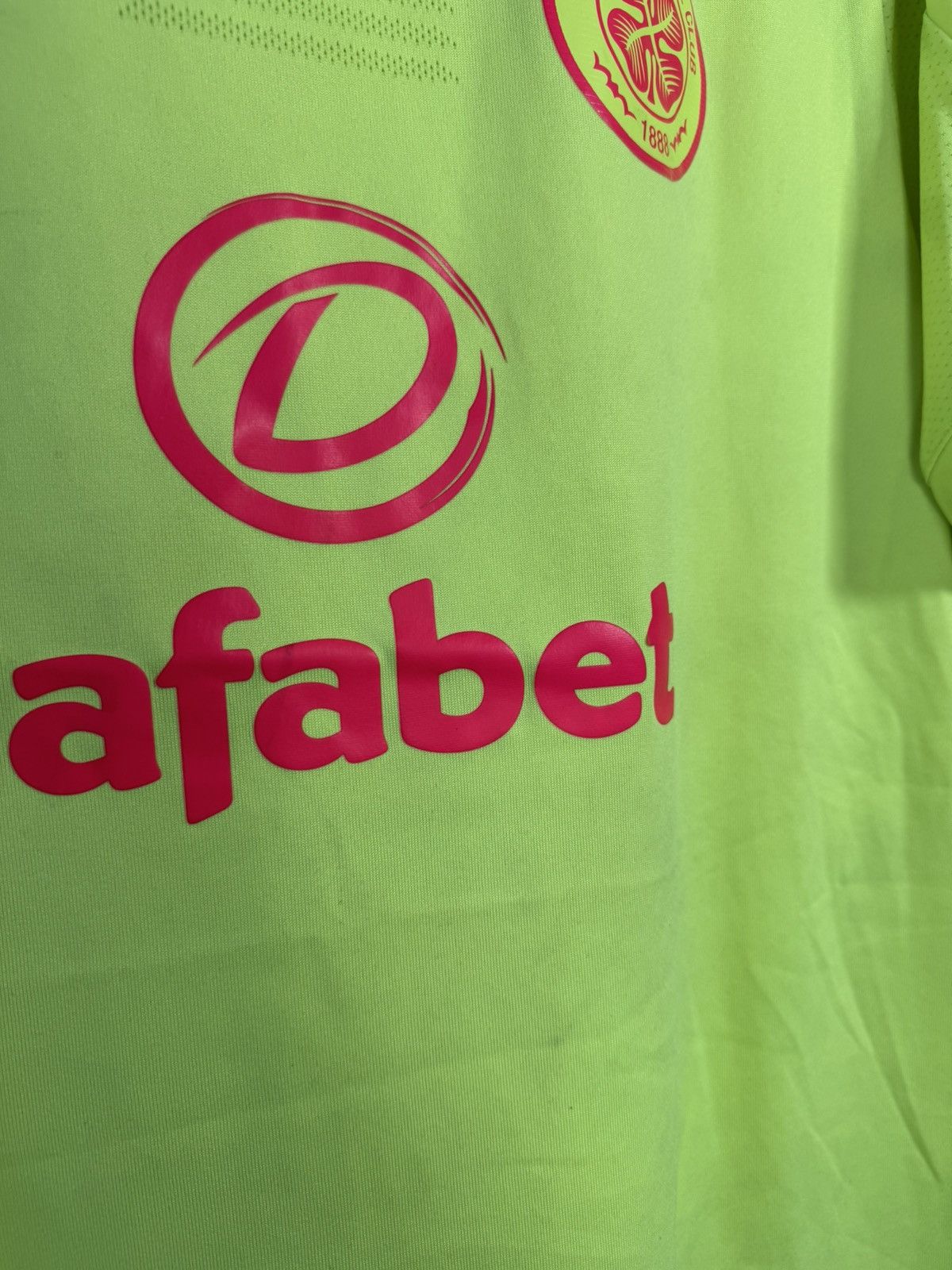 New Balance × Vintage Vintage Celtic 2019/20 GK New Balance Jersey XL size Size US XL / EU 56 / 4 - 9 Thumbnail